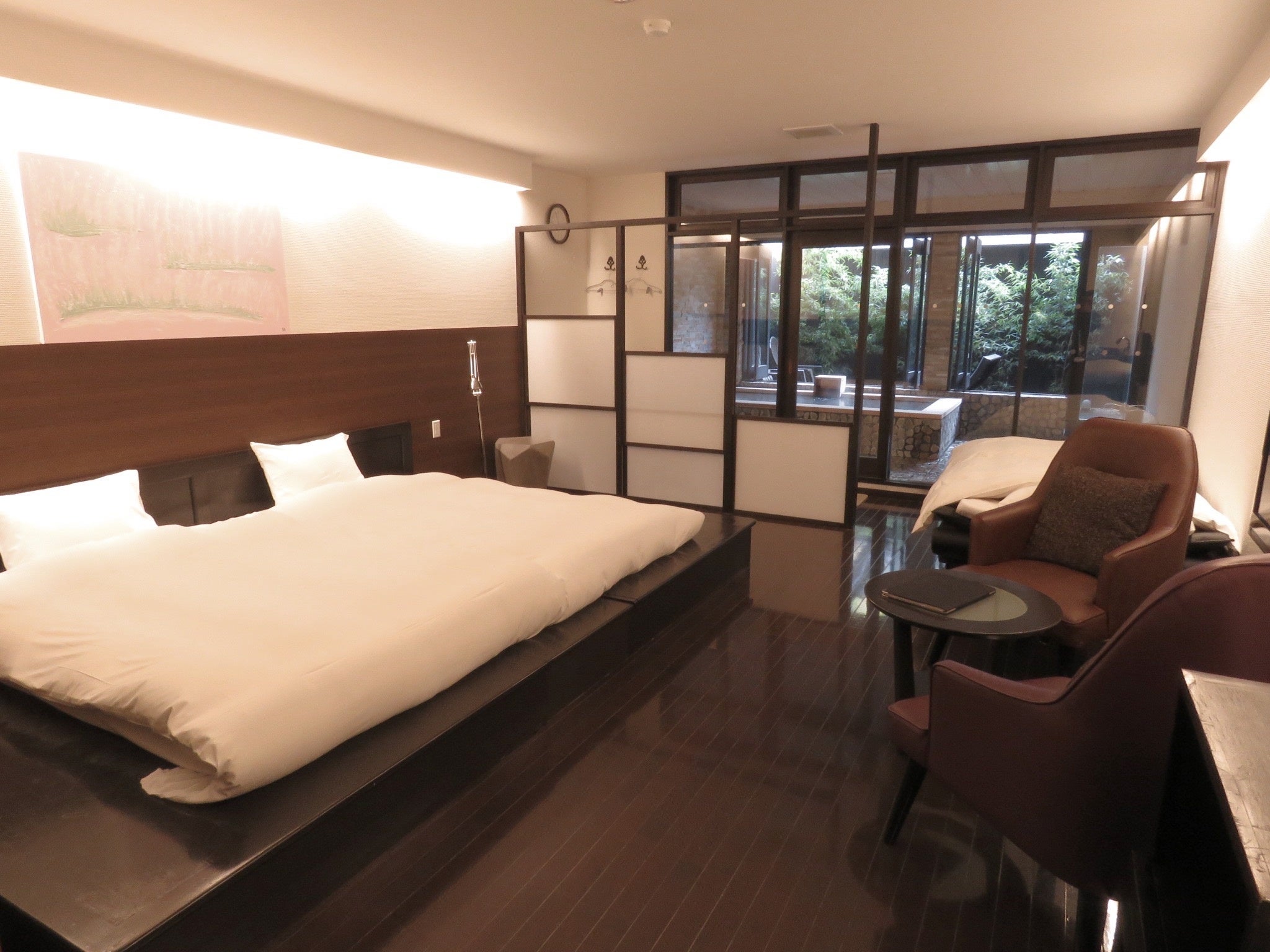 ミシュランにも掲載された半露天風呂付き客室