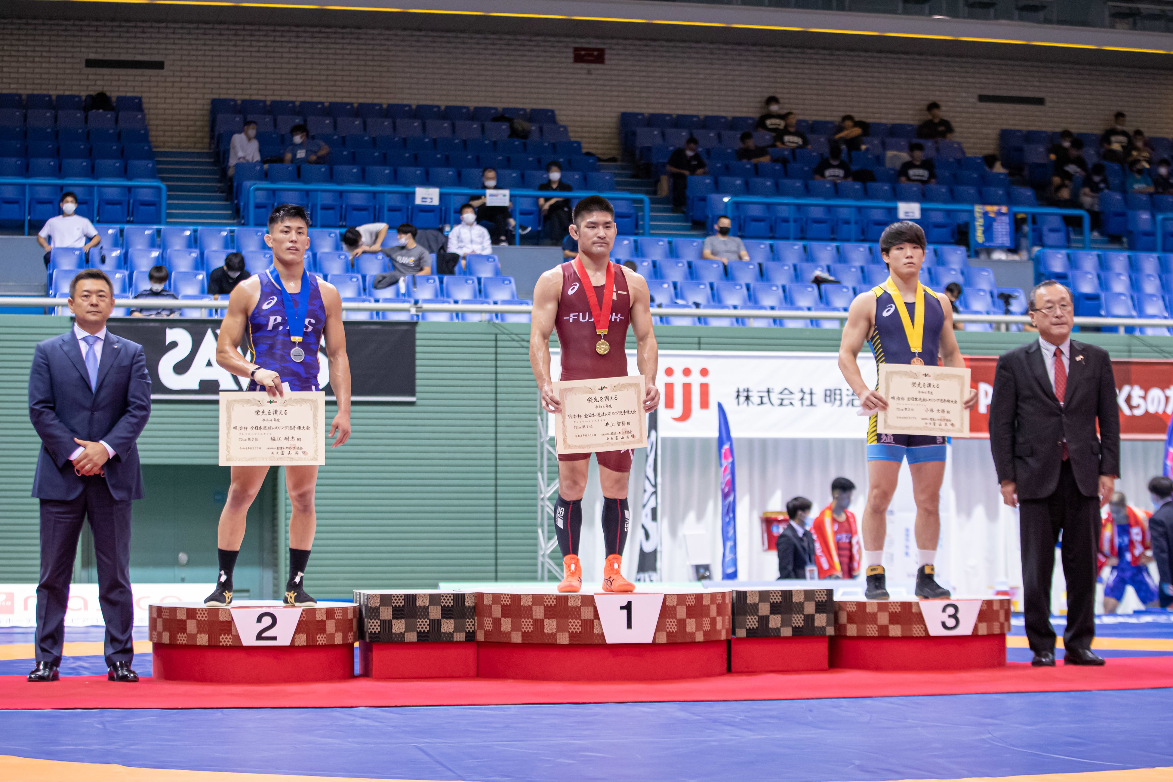 明治杯全日本レスリング選手権大会表彰式の様子(写真提供：伊藤キコ)