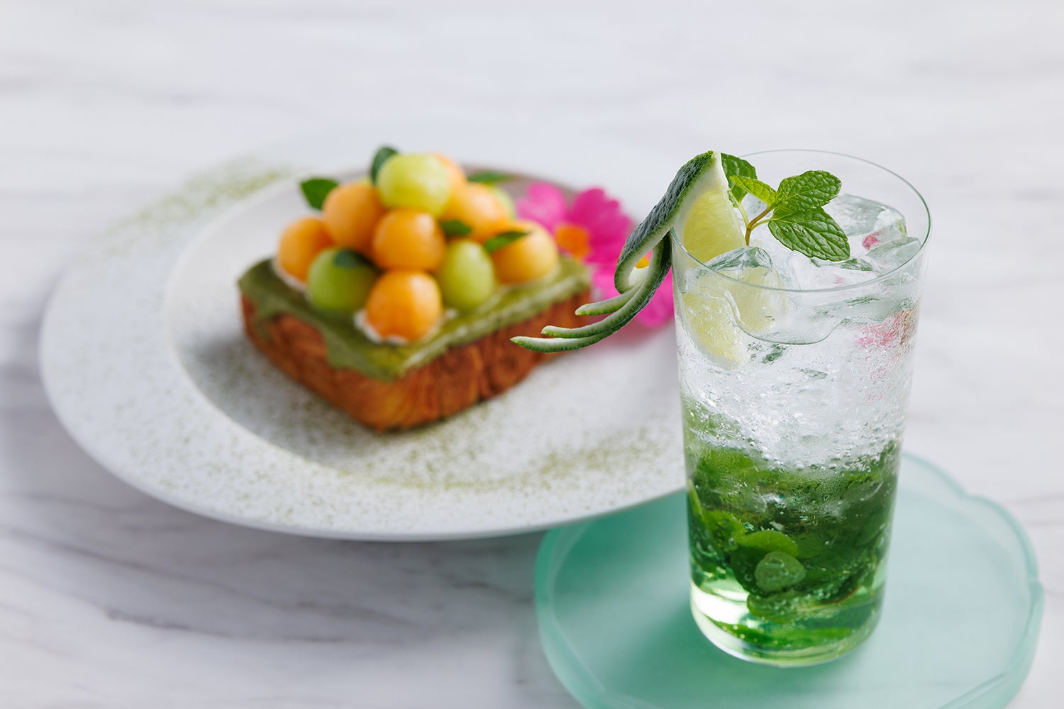 初夏のカクテル ～メロンのスイーツと共に～