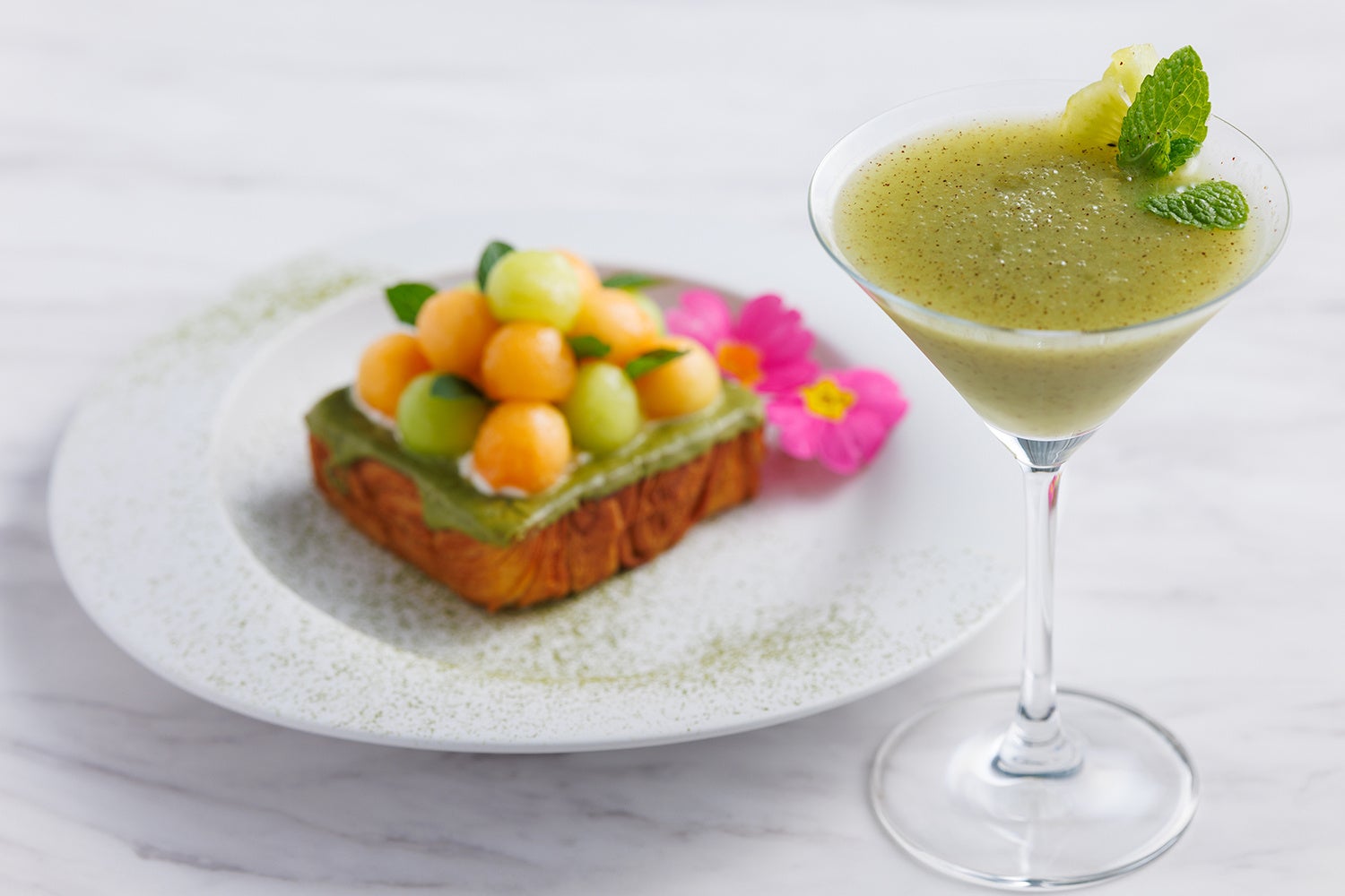 初夏のカクテル ～メロンのスイーツと共に～