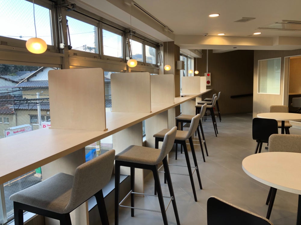 カフェ　イス　オフィス 楽天市場】アイリスチトセ オフィスチェア オフィス回転チェア