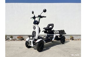 ついに登場!常識を変える、立ち乗りEVバイク!公道走行可能なBLAZE EV ついに登場!常識を変える、立ち乗りEVバイク!公道走行可能なBLAZE EV