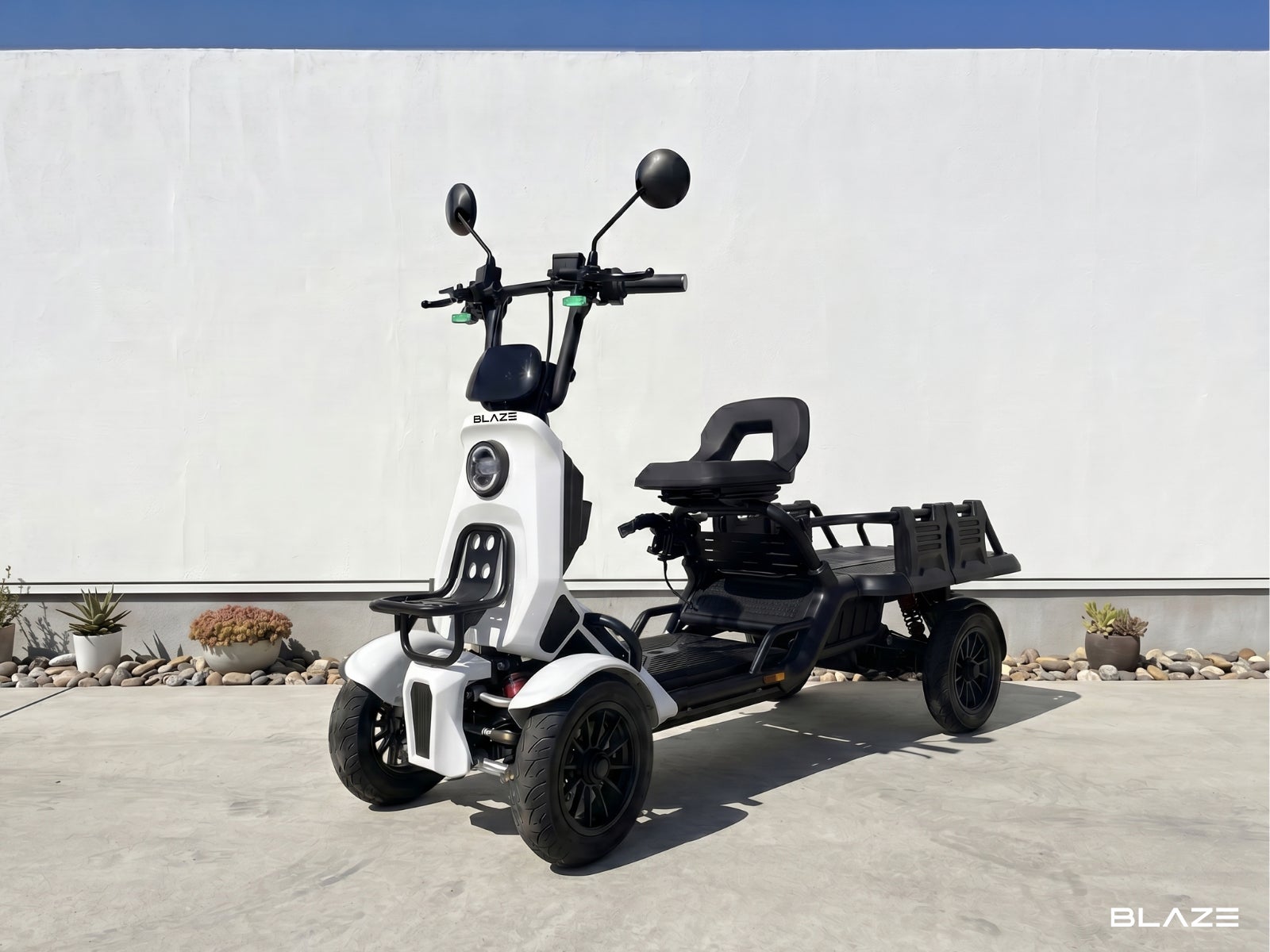 最大約100km走行】“小さな軽トラ”4輪電動バイク『ブレイズ イーカーゴ 最大約100km走行】“小さな軽トラ”4輪電動バイク『ブレイズ イーカーゴ