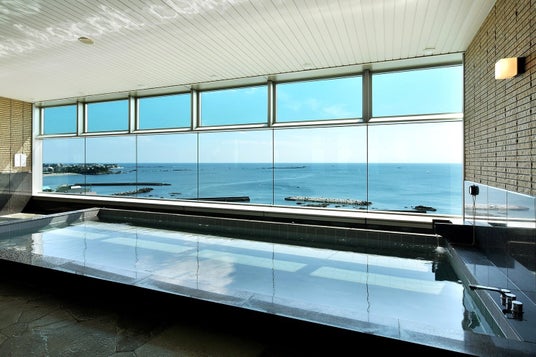 2月6日は「お風呂の日」!”葉山のうみ”を望む温泉を お食事ご利用の方へ無料で開放!【平日・期間限定】 2月6日は「お風呂の日」!”葉山のうみ”を望む温泉を お食事ご利用の方へ無料で開放!【平日・期間限定】