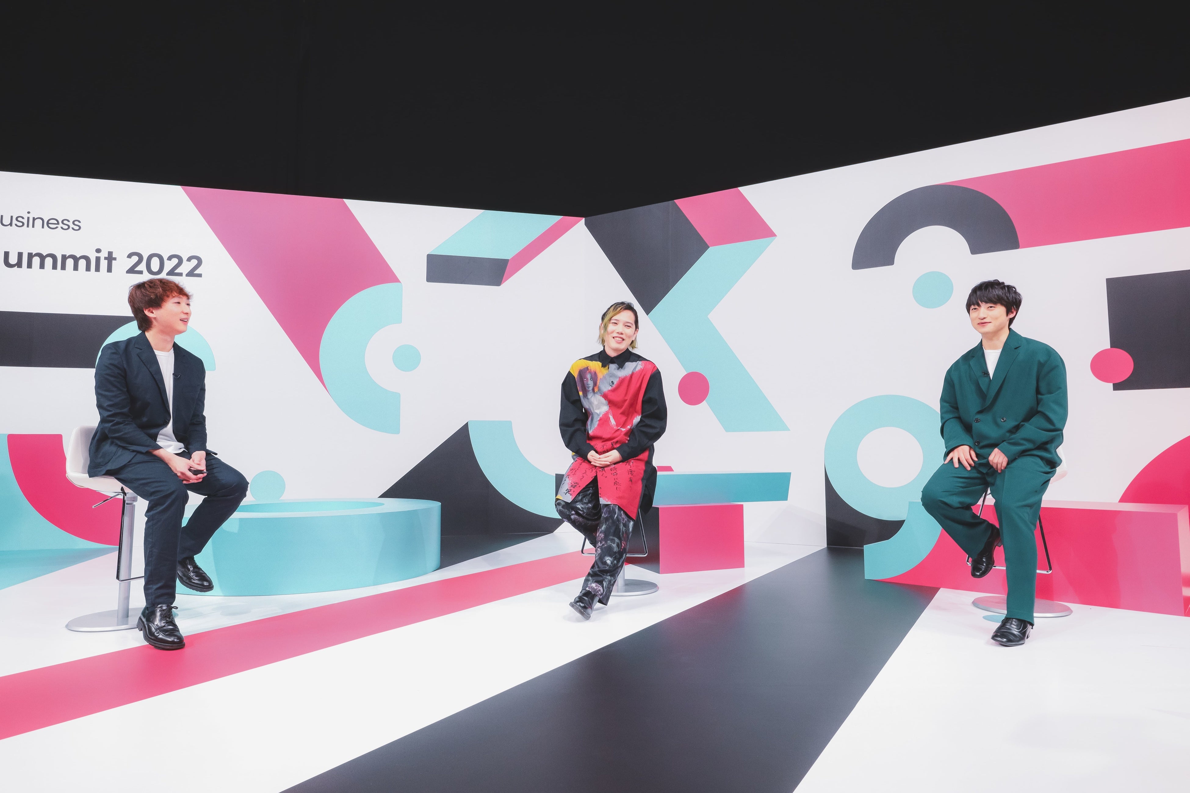 左から：TikTok for Business Japan Harman Chan、TikTokクリエイター しんのすけ氏、TikTokクリエイター 修一朗氏