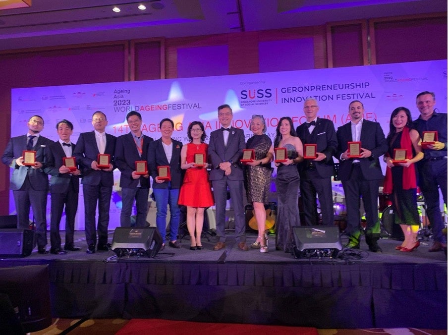 受賞者集合写真