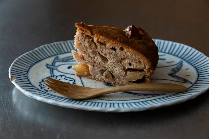 『糸暦　いとごよみ』中面　撮影：安彦幸枝　©小川糸／白泉社