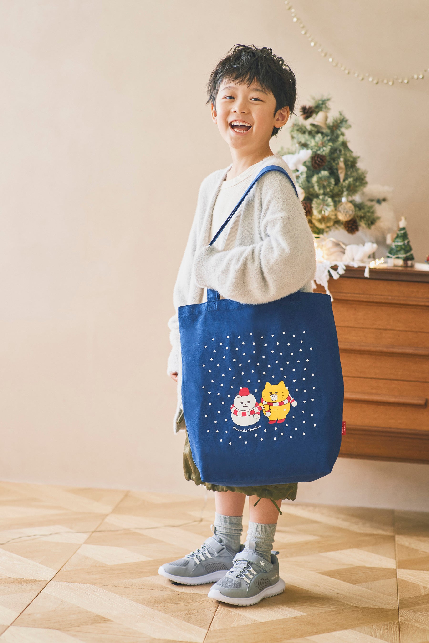 豪華3大付録 ノラネコぐんだん おおきなトート、別冊絵本「ゆきふる