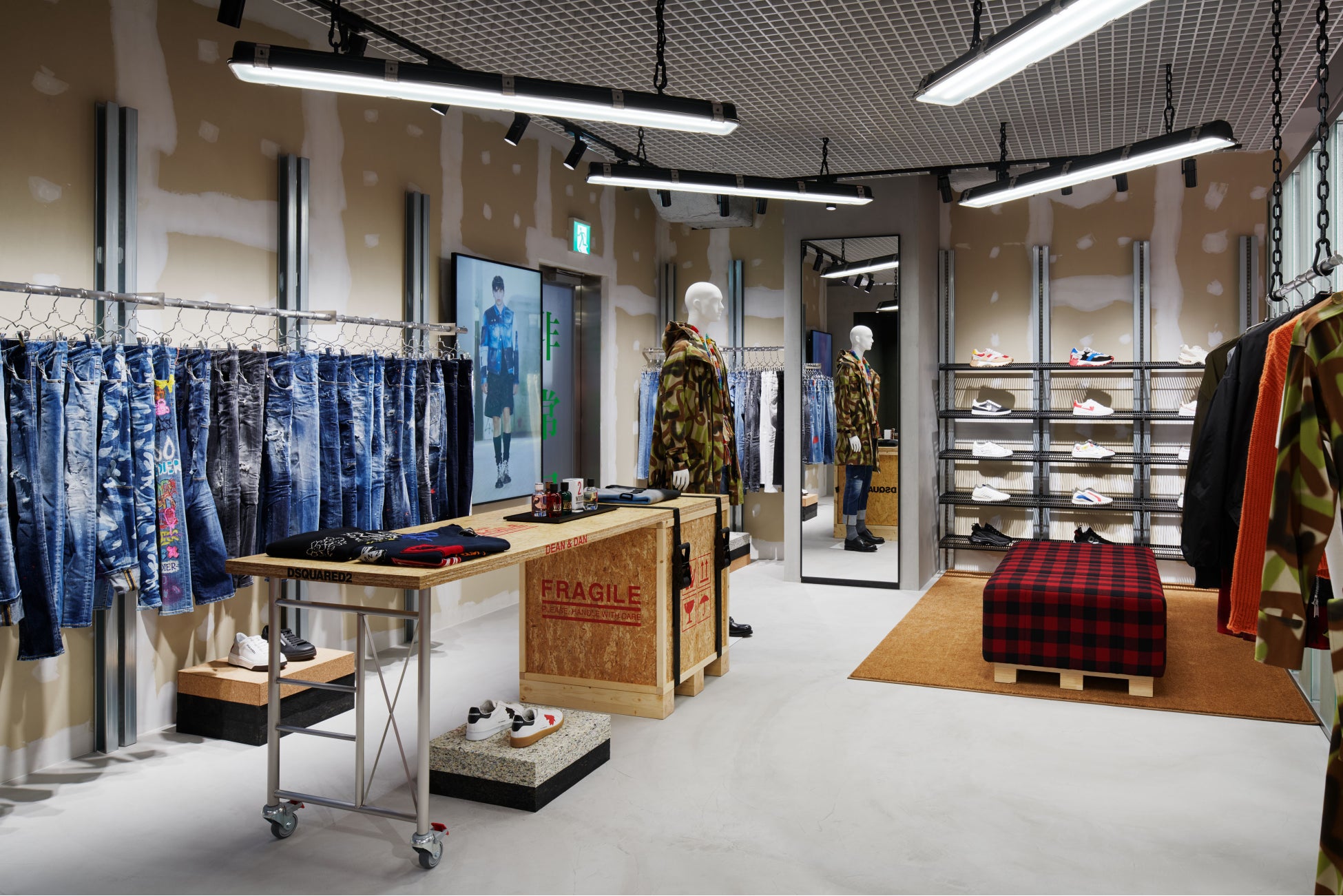 3月18日 金 ディースクエアード 表参道 がグランドオープン 株式会社スタッフインターナショナルジャパンのプレスリリース 3月18日 金 ディースクエアード 表参道 がグランドオープン 株式会社スタッフインターナショナルジャパンのプレスリリース