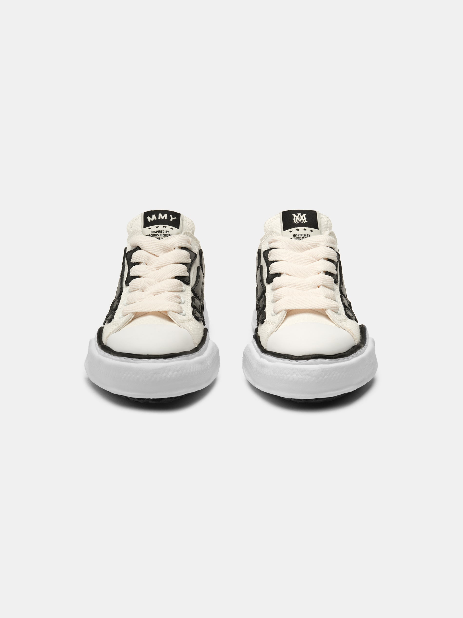 AMIRIがメゾン ミハラヤスヒロとのコラボレーションスニーカーを