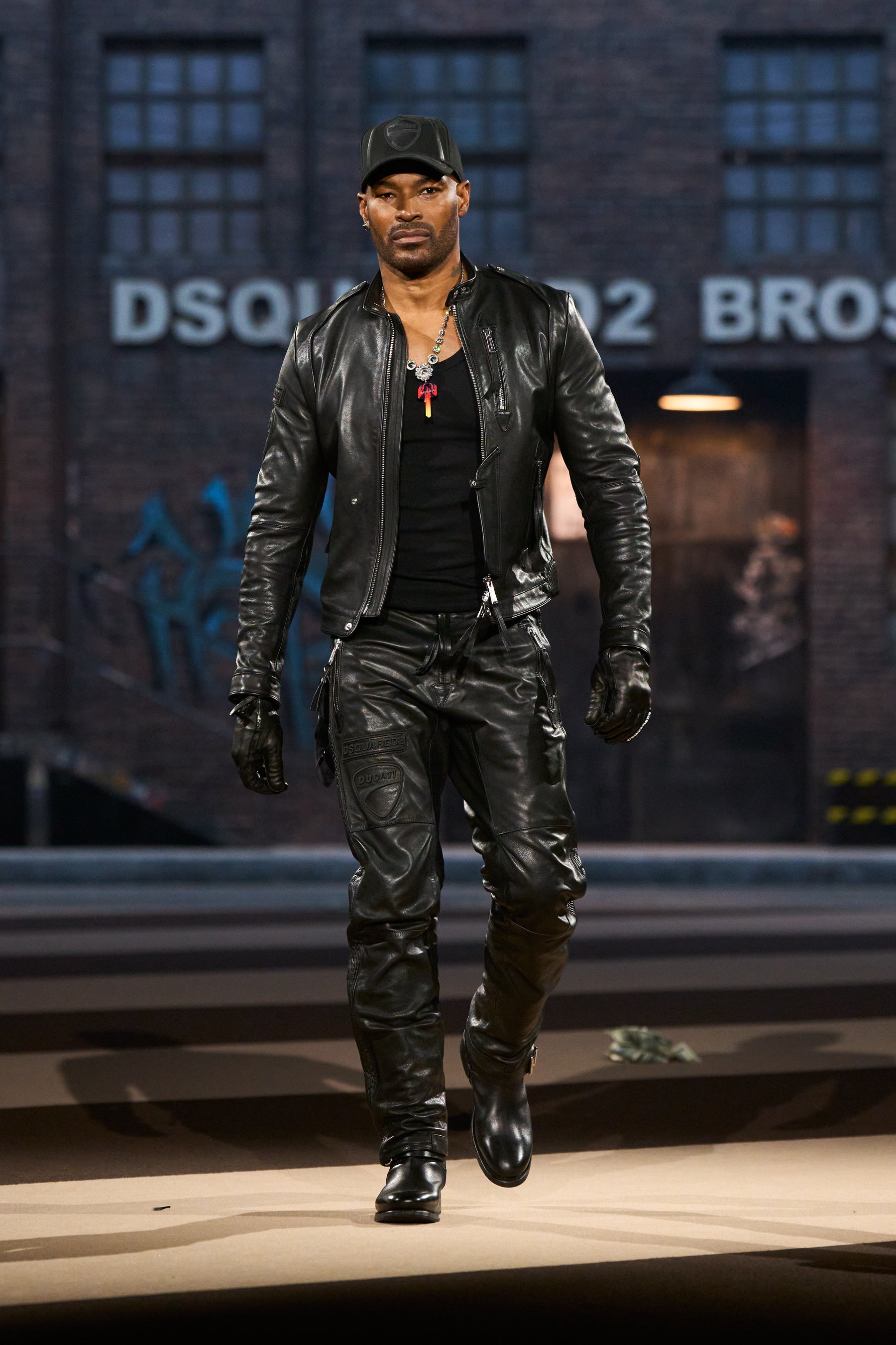 DSQUARED2 (ディースクエアード) 30TH ANNIVERSARY FALL WINTER
