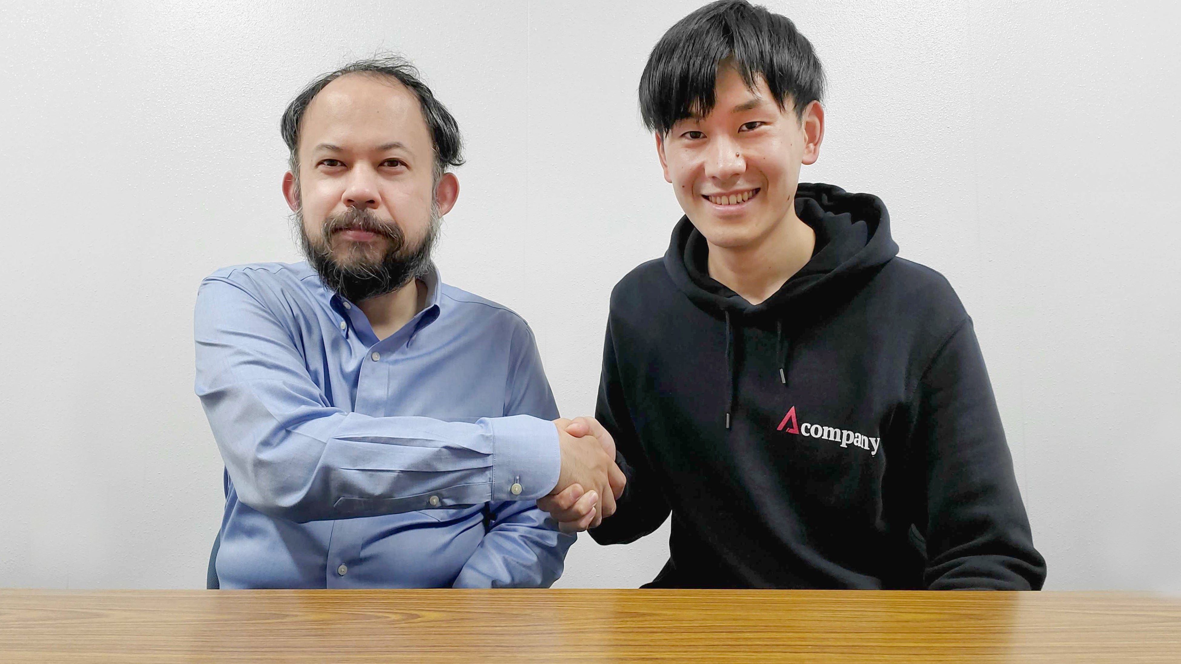 新しく技術顧問に就任した縫田光司氏（左）とAcompany取締役CTOの近藤岳晴（右） ​
