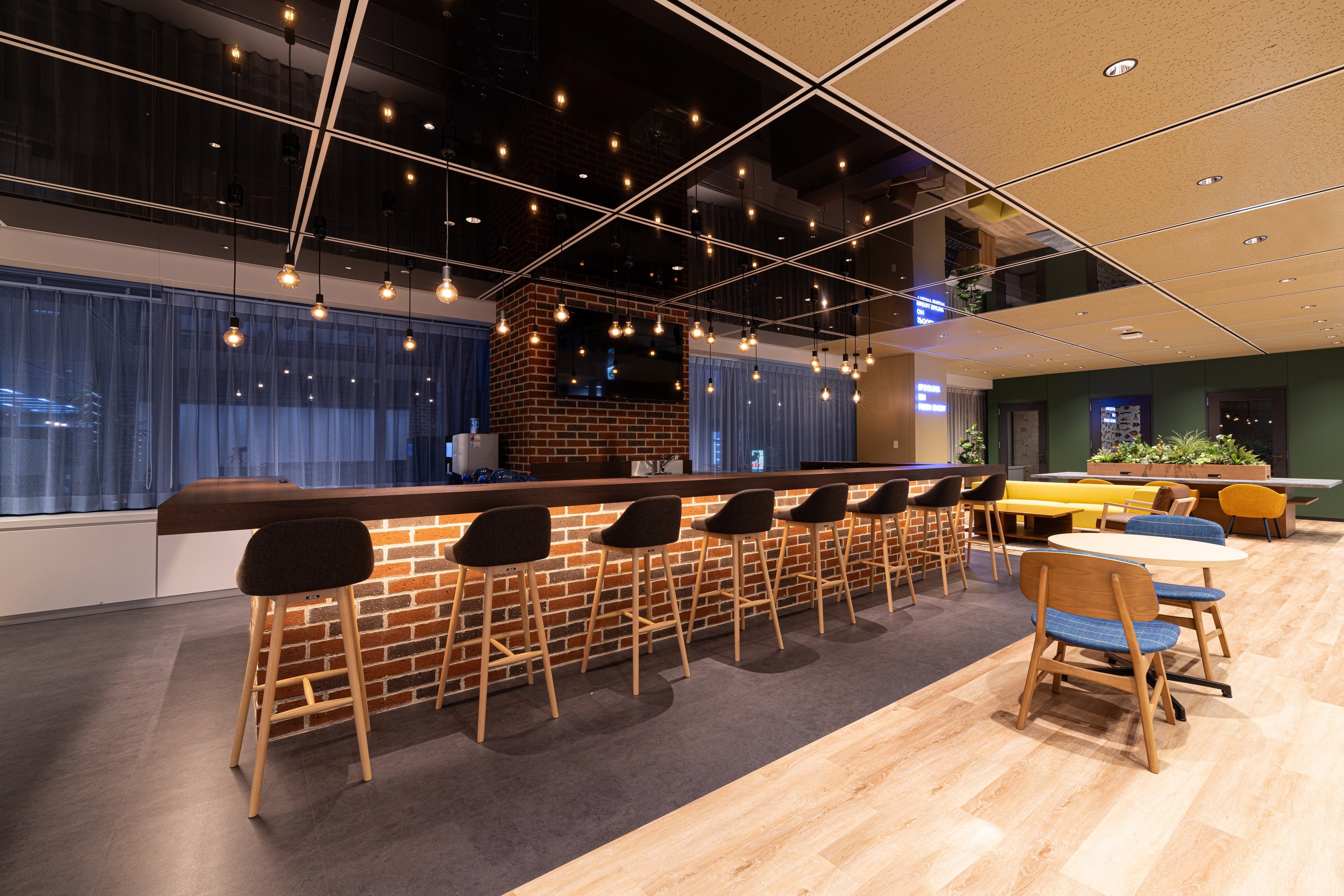 Heartseedオフィス拡大移転_カフェラウンジ