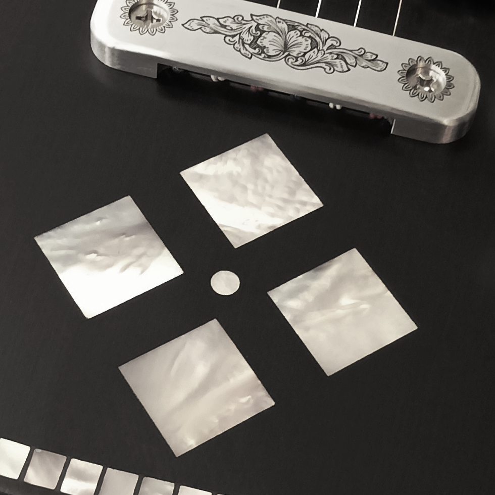 ゼマイティスのレガシーを継承し、現代的な仕様を融合させたインレイ