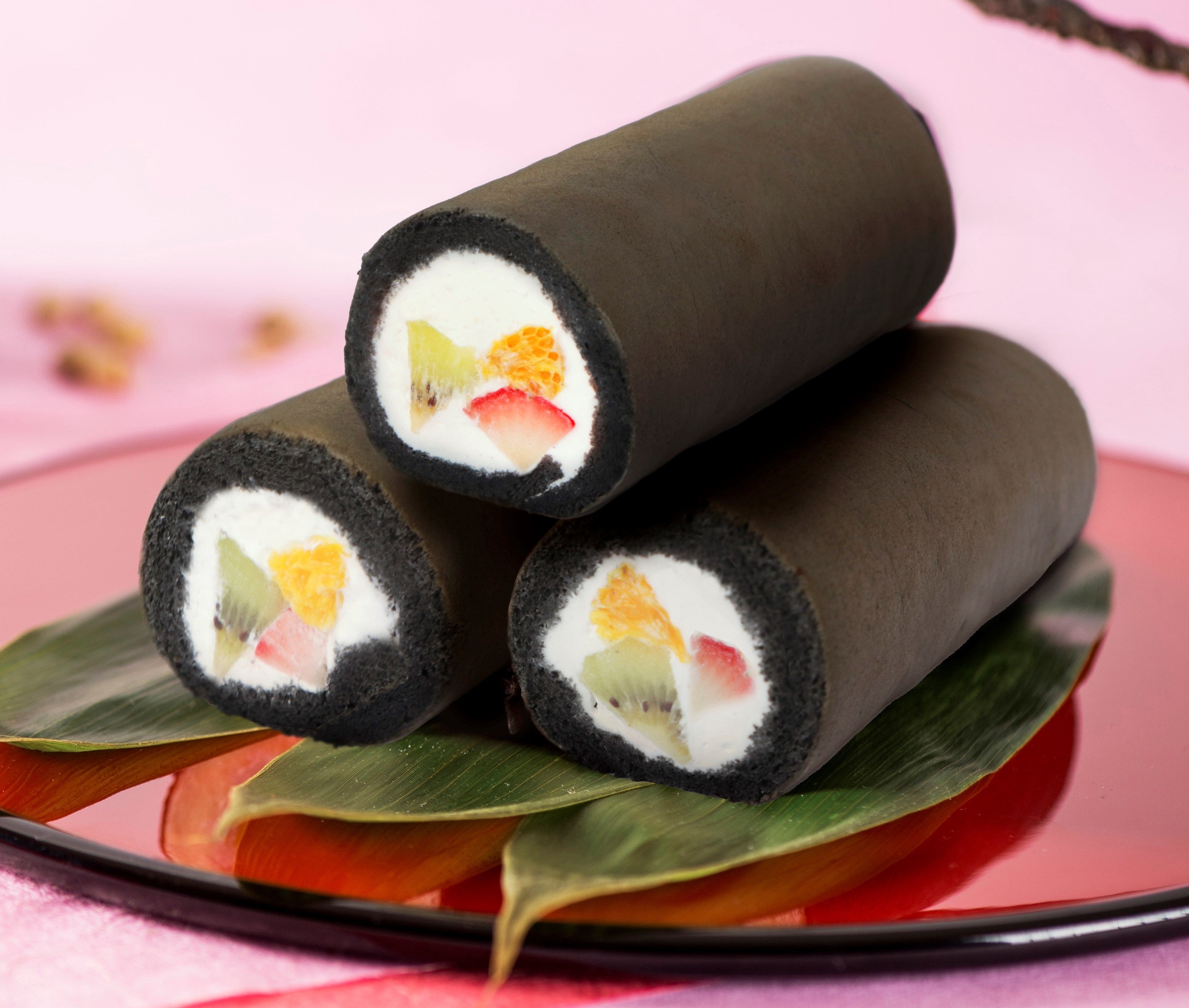 ＜マダム・ピエール＝オジェbyモンシェール＞ 幸せ丸かぶりロール ハーフ （1本）864円 ■地下1階 洋菓子売場 ※2月1日（火）～3日（木）の販売