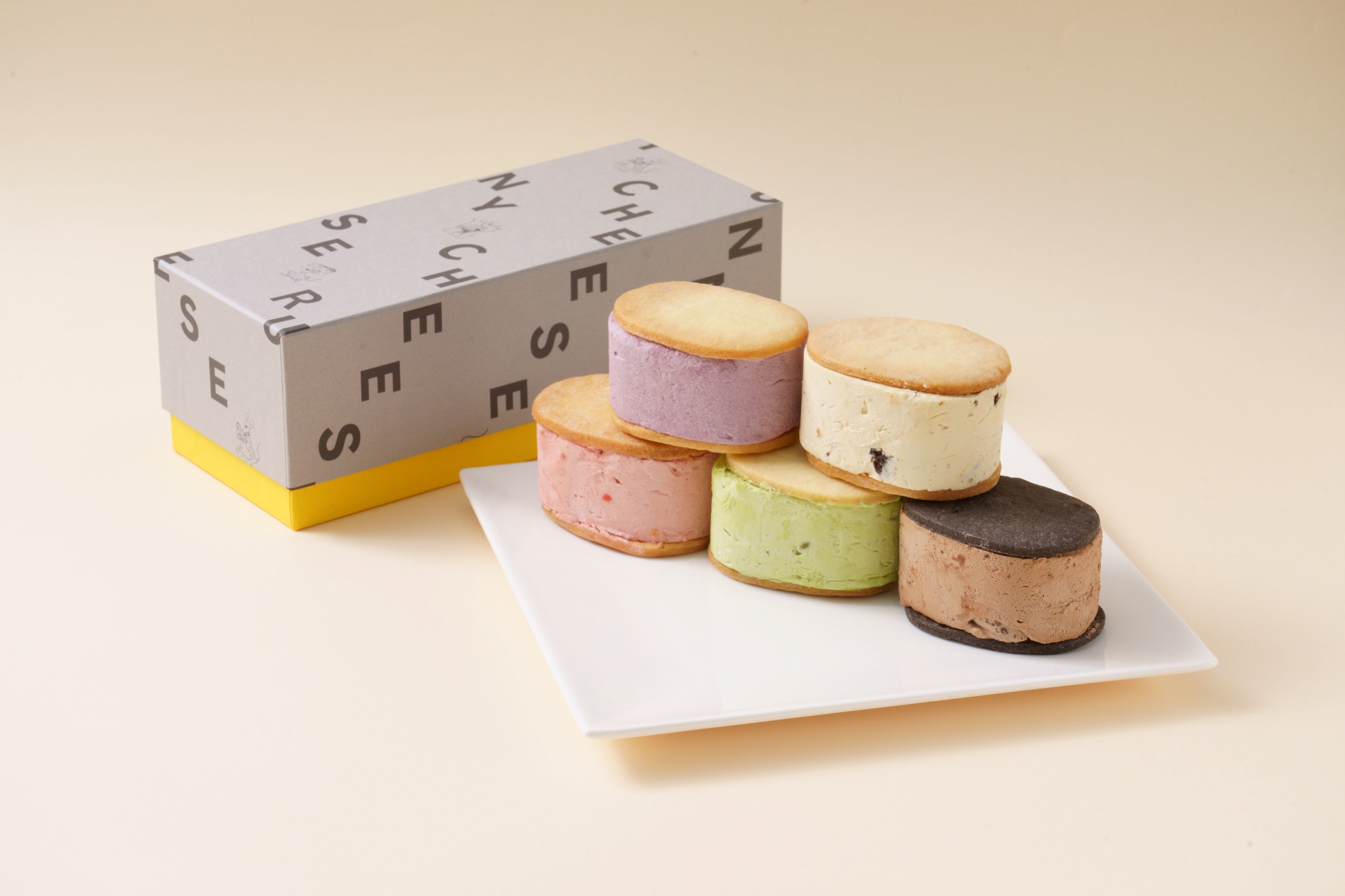 バターチーズサンド5種アソート  （紫芋・レーズン・イチゴ・ピスタチオ・チョコ） 2,300円 ■7階 ローズテラス　※東海地区初出店