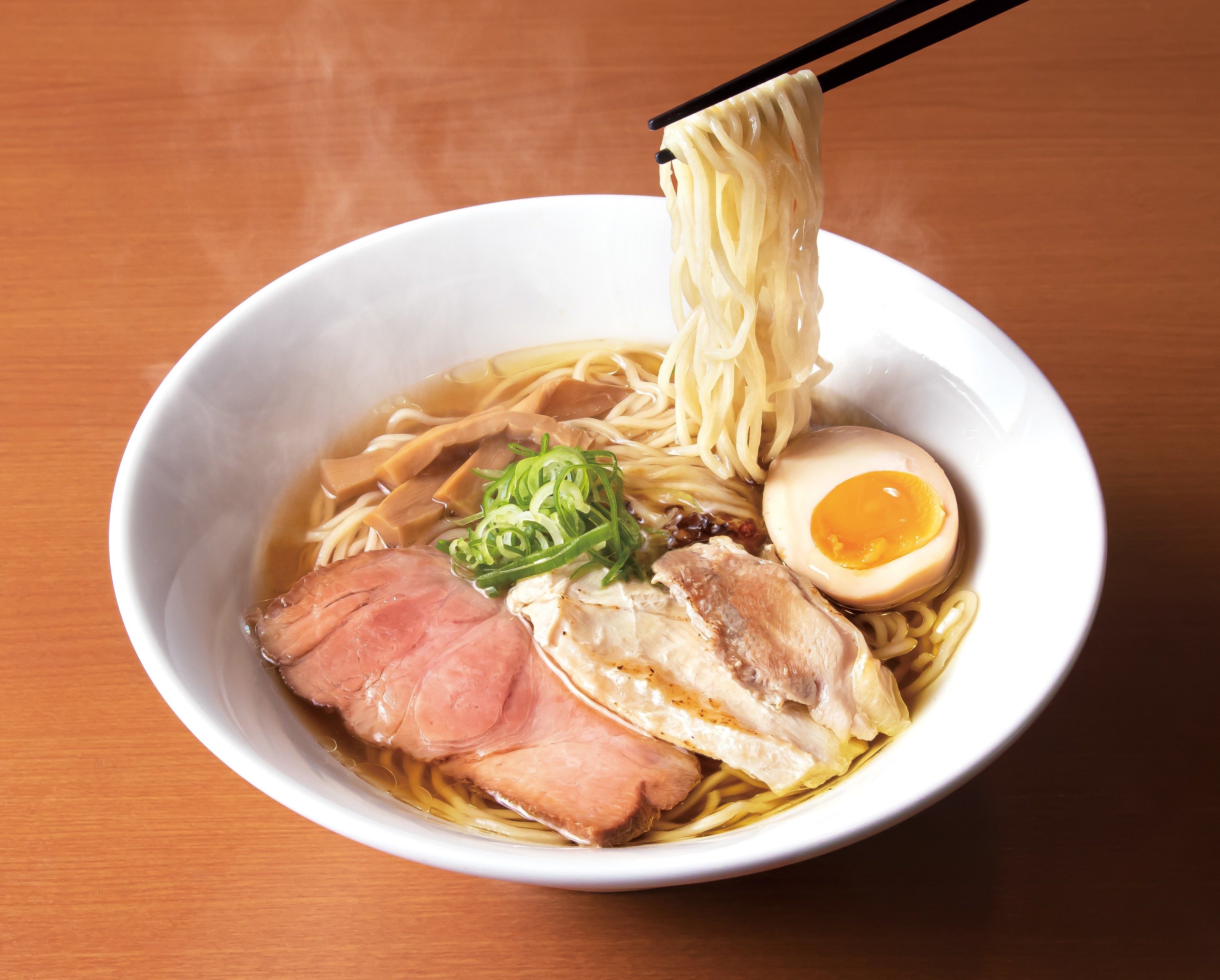 ＜麺’s菜ヶ蔵＞ 新得地鶏醤油スペシャル 1,201円 ※各日200杯限り　※8日（火）までの出店