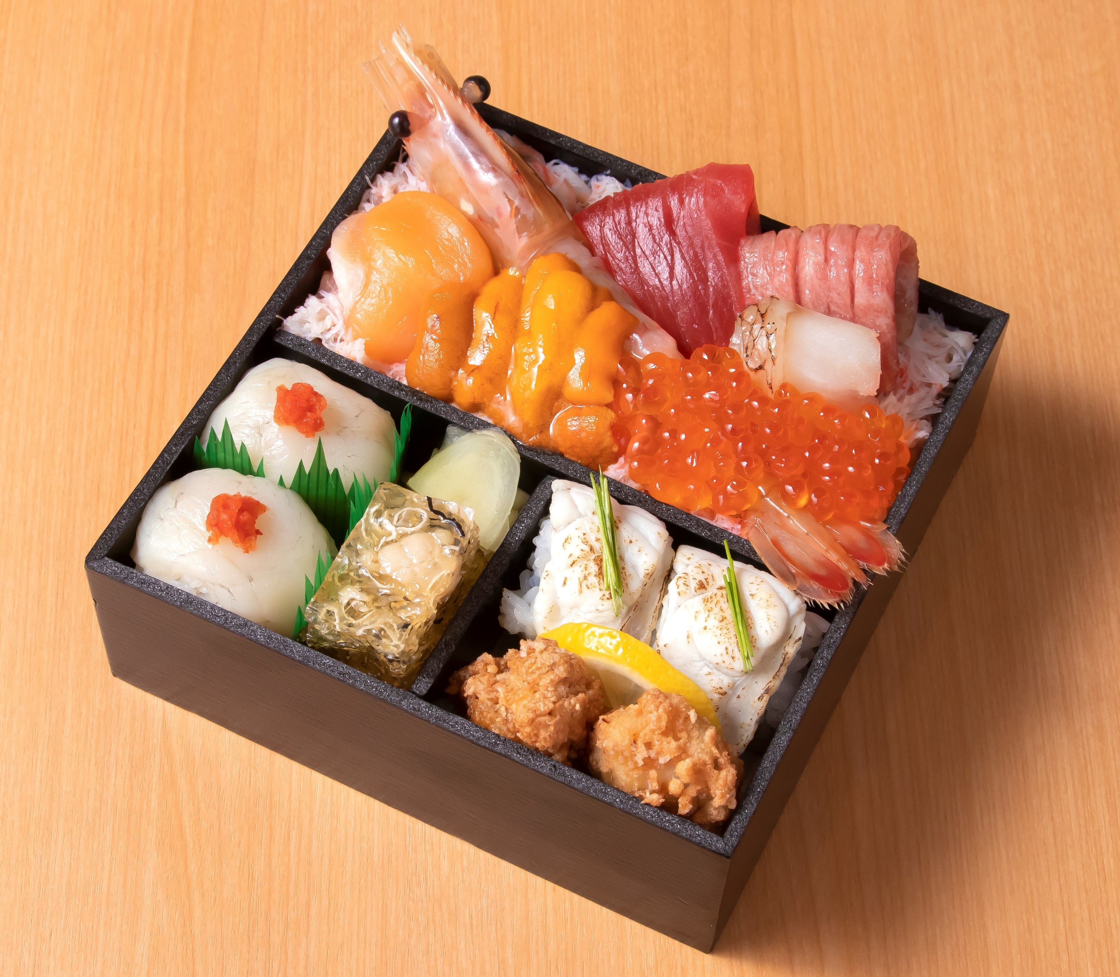 ＜鮨処 竜敏＞ 道産ふぐ豪華弁当  4,428円 ※各日100折限り