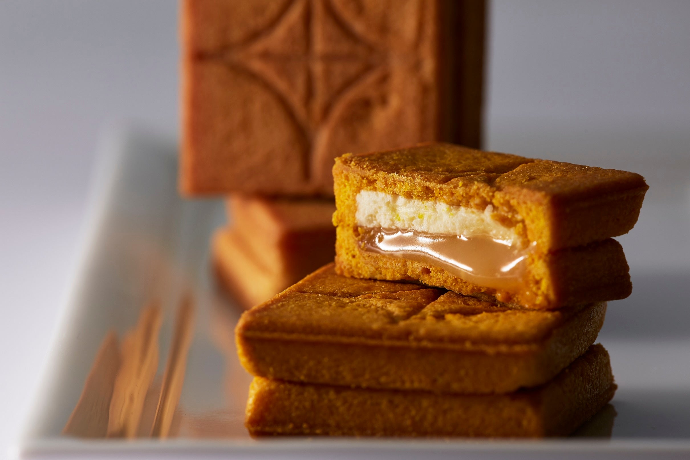 ＜プレスバターサンド＞ バターサンド3種セットプレーン･白･檸檬 （1袋3個入×3箱） 2,160円〔各日30袋限り〕