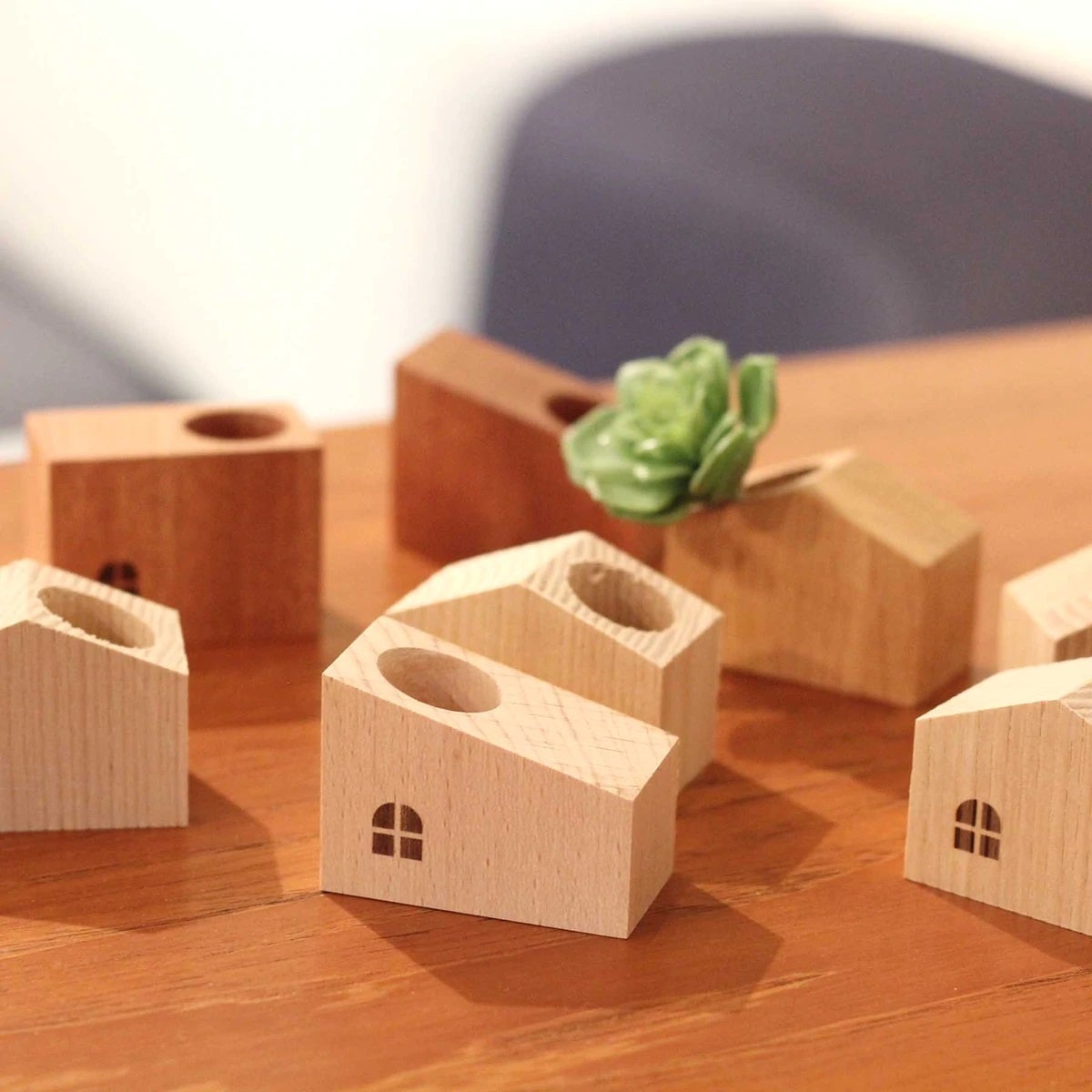 愛知県＜リスタイル＞ アップサイクルのハンコ立て 550円