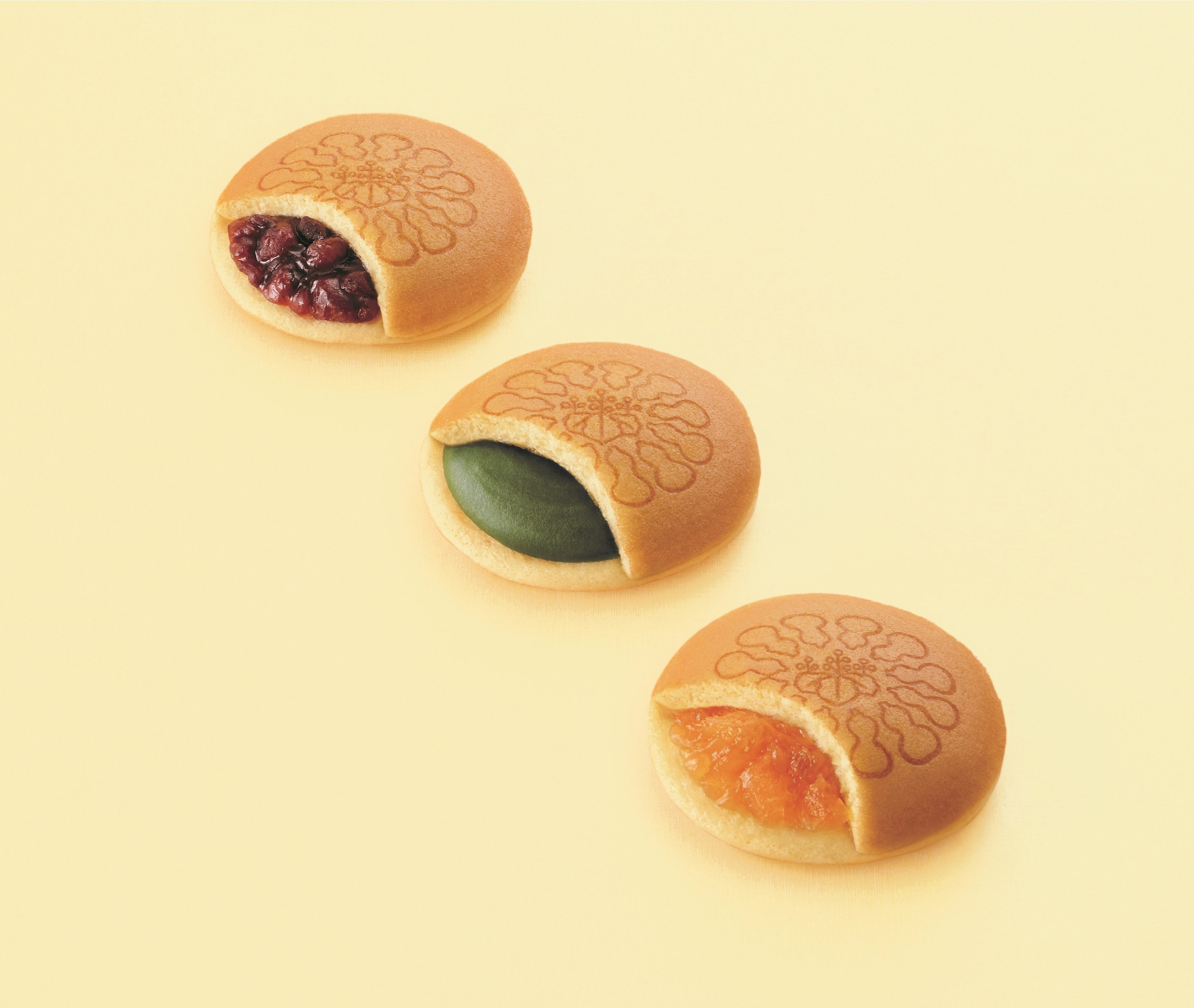 ＜両口屋是清＞ 千なり（小豆粒あん・抹茶あん・林檎あん　計8個入） 1,512円 ■地下1階 和菓子売場