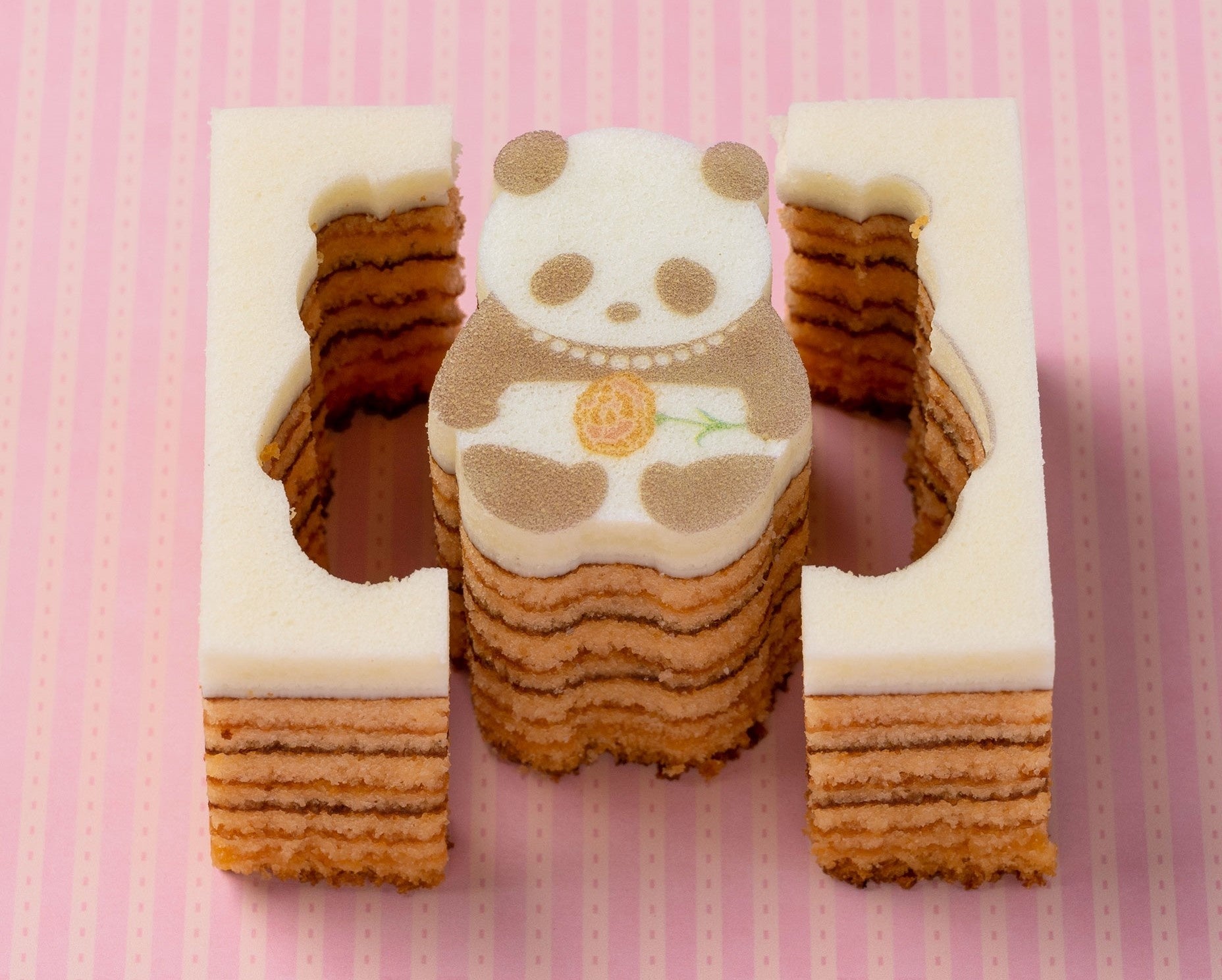 ＜カタヌキヤ＞ カーネーションパンダ 540円 ※5月4日（水・祝）～10日（火）の販売 ■地下1階 イベントスポット