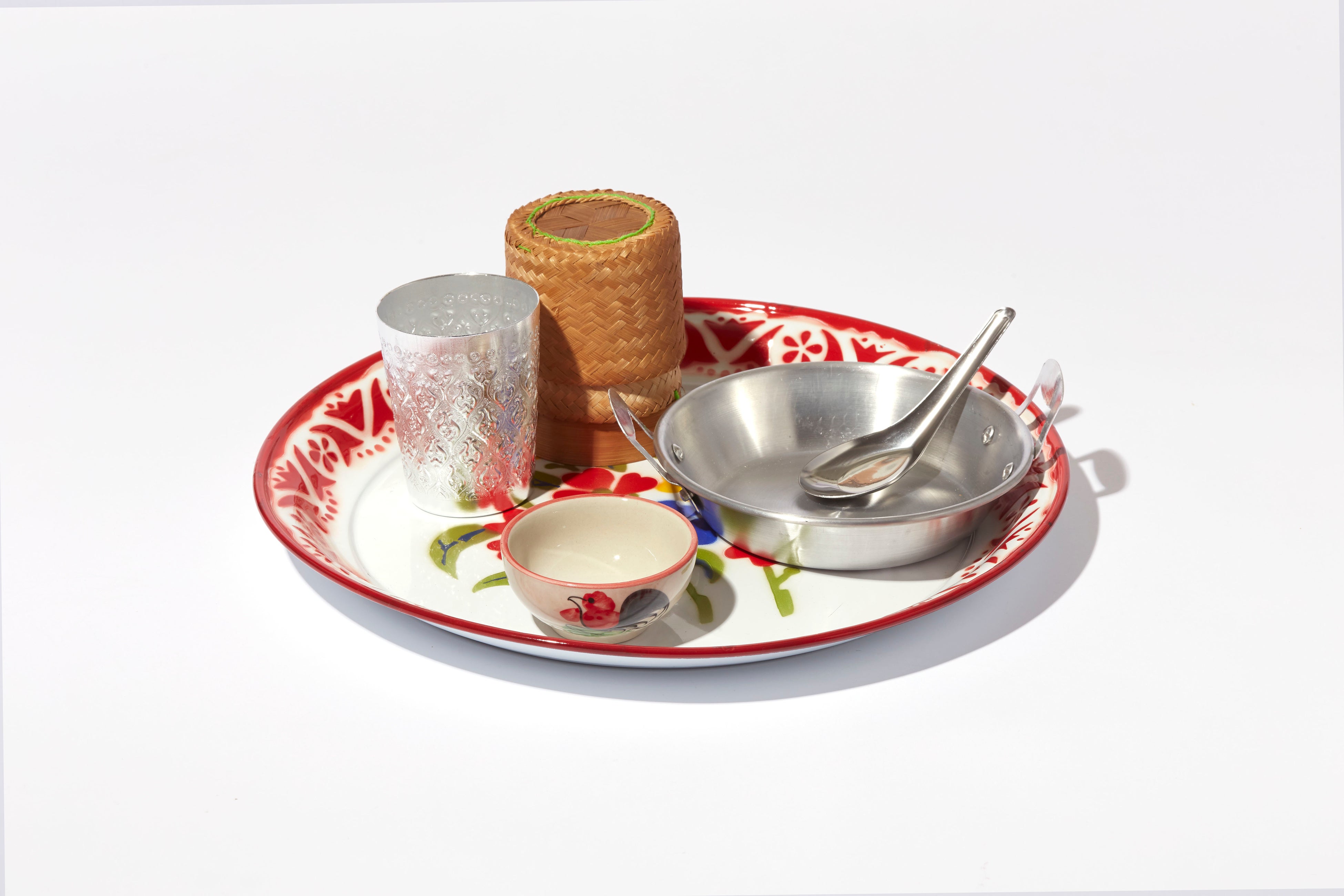 タイ＜アジアン雑貨ショップ ラフエイジア＞花柄レトロトレー3,630円 　コップ462円　ガティップカオ484円　小鉢660円　カイガタ935円　レンゲ143円