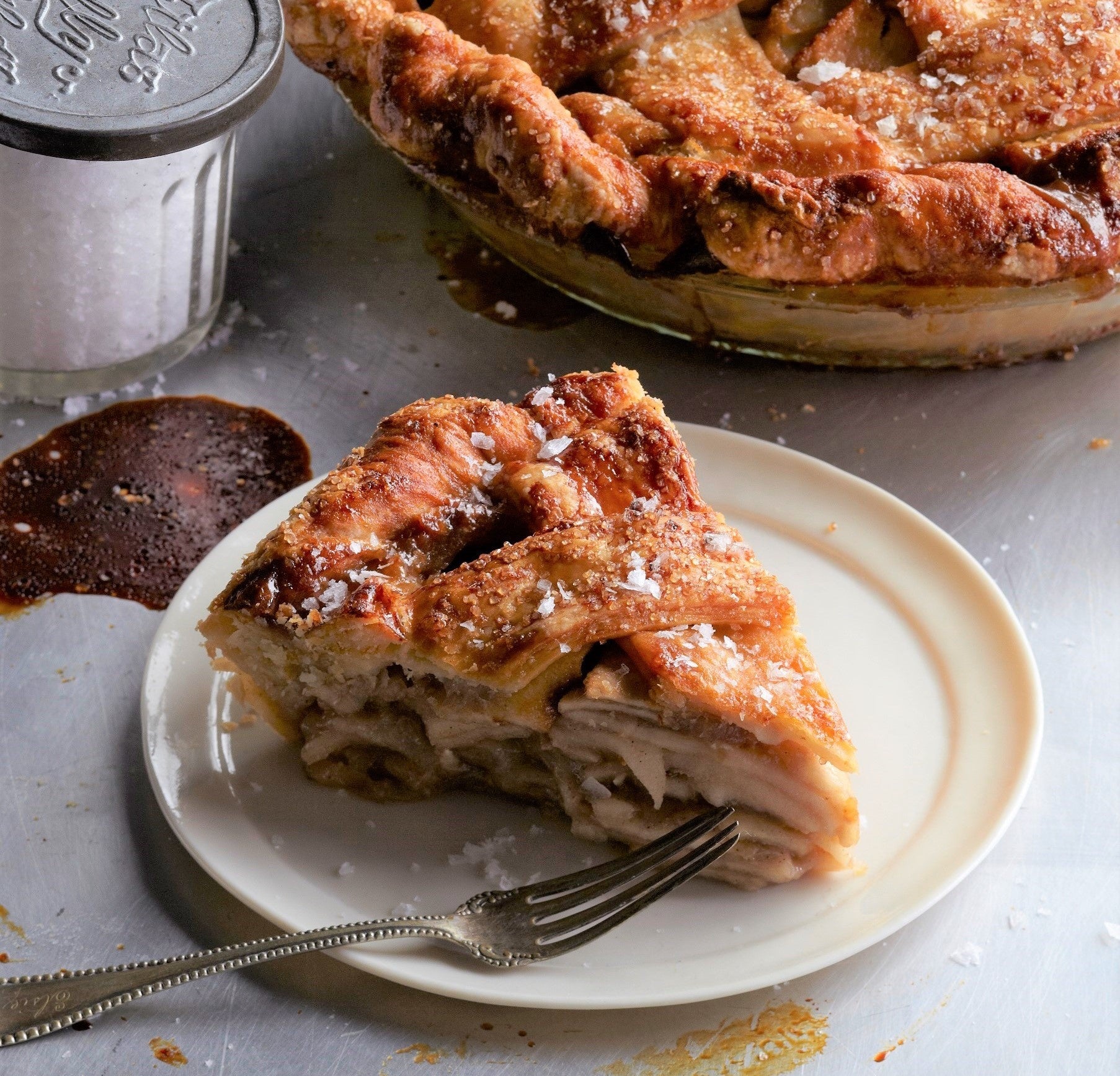 ＜フォー＆トゥエンティー・ブラックバーズ＞塩キャラメルアップルパイ（スライス） 886円