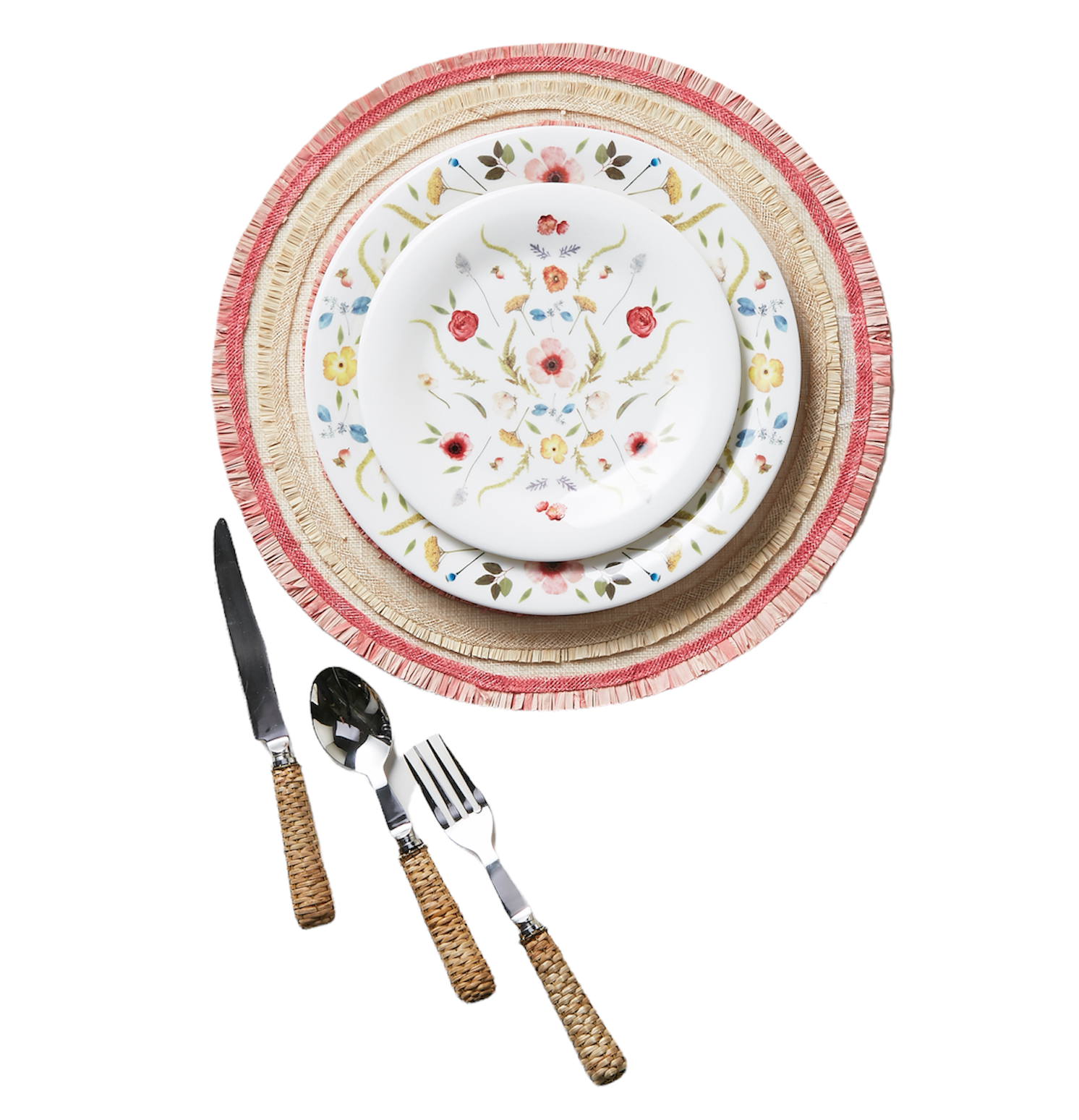 ＜ブルーミングホーム＞バスケット編みカトラリーL（3本セット）6,600円 ＜ツイッグニューヨーク＞プレート小 4,290円 プレート大 6,050円＜ジョアン ブキヤナン＞ プレイスマット 6,600円