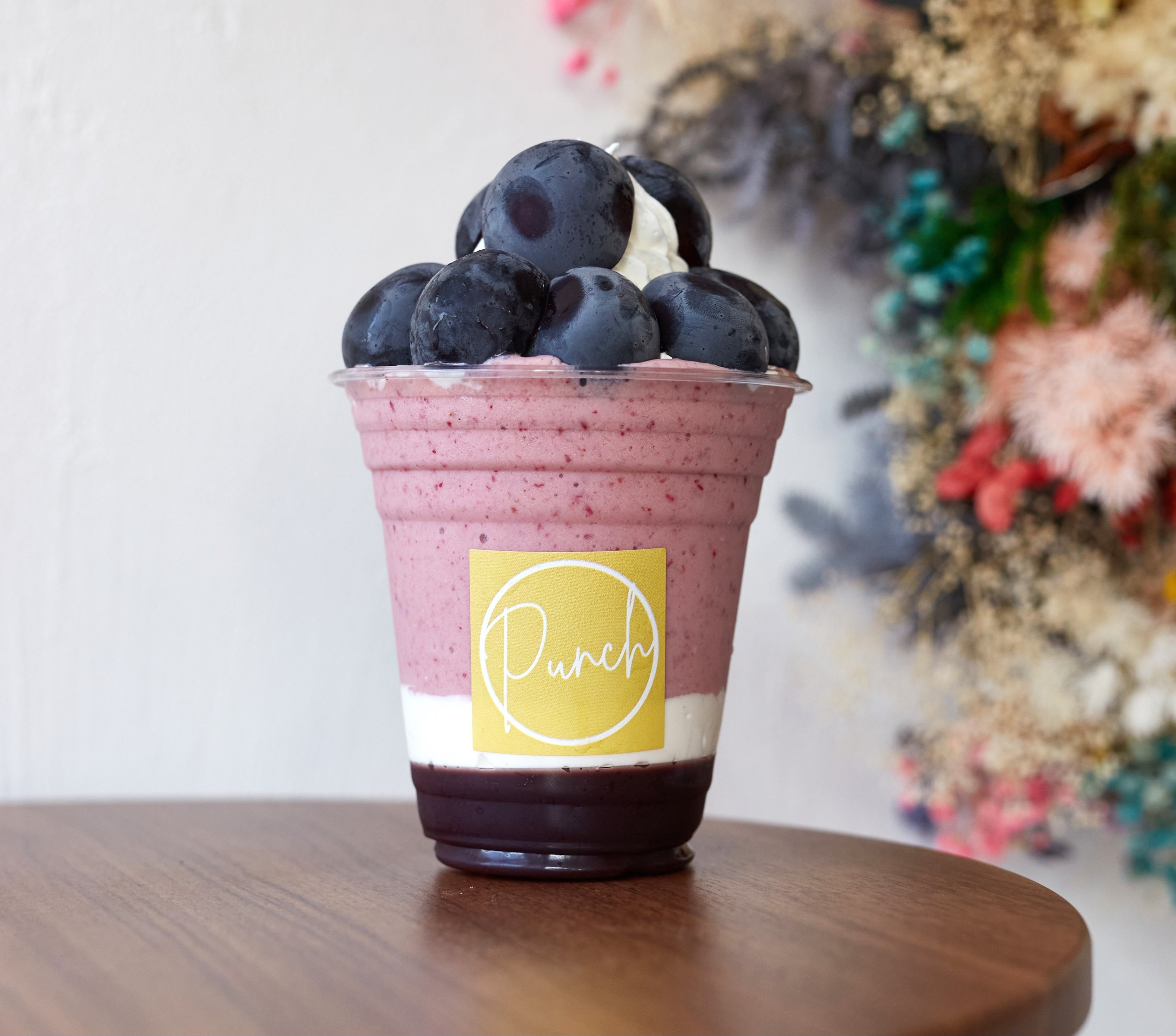 ＜Punch＞ 余市産ぶどうの ボンボンシェイク　 1,100円 ※各日100杯限り