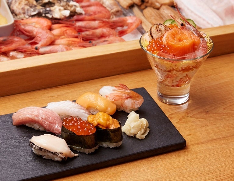 ＜鮨処 竜敏＞ 厳選握りと海鮮パフェ 4,510円 ※各日100食限り