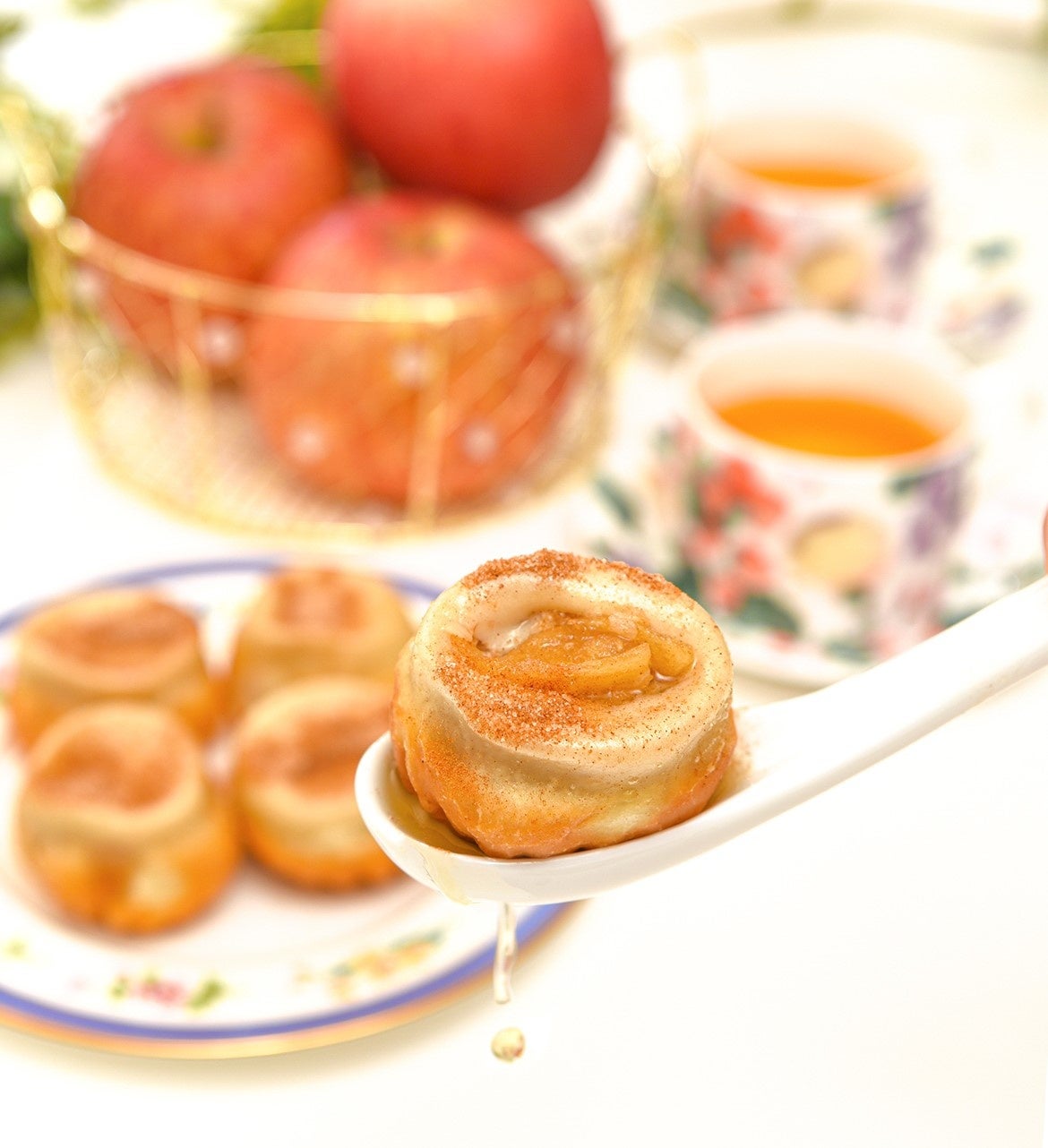 ＜焼きショウロンポウの店【王府井】＞  アップルパイチェンパオ （8個入）1,501円