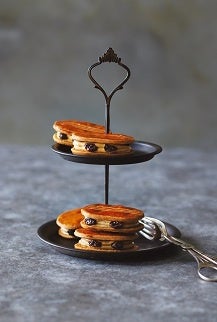 ＜パティスリー レザネフォール＞ キャラメルトフィレーズンサンド　4,752円