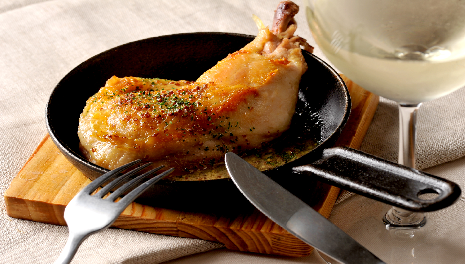 ＜べべのおそうざい＞ 骨つき鶏もも肉のコンフィ  540円 ■地下1階 惣菜売場 ※12月14日（水）～25日（日）の販売