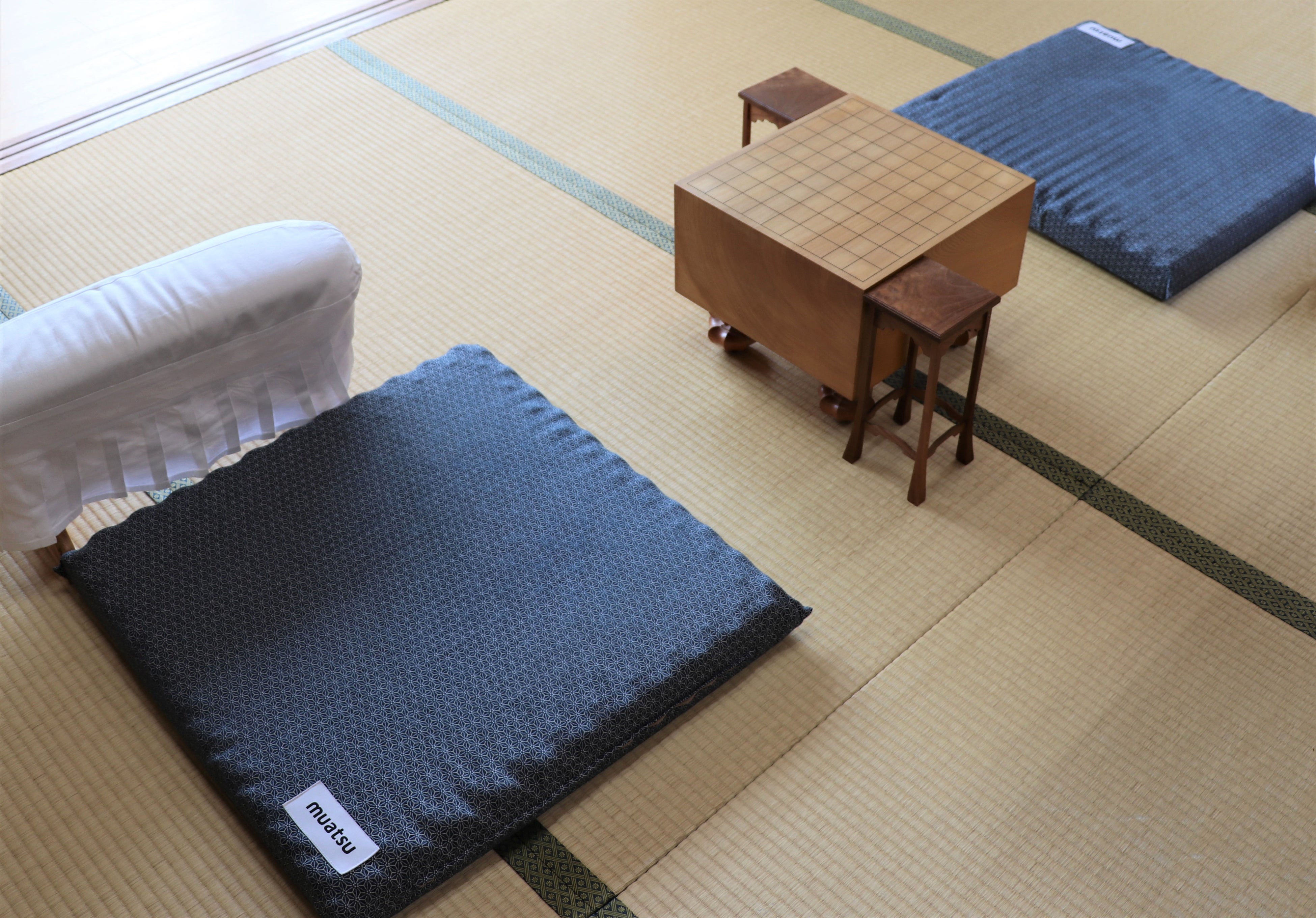 ＜昭和西川＞ムアツ座布団