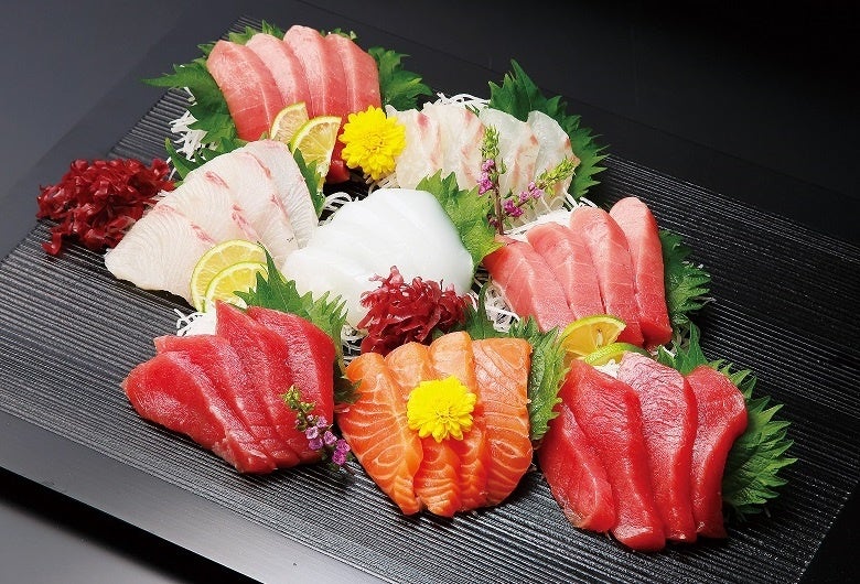 ＜中島水産＞お造り盛合せ（本まぐろ使用） 5,980円 ※12月28日（水）～31日（土）の販売 ■地下2階 生鮮食料品