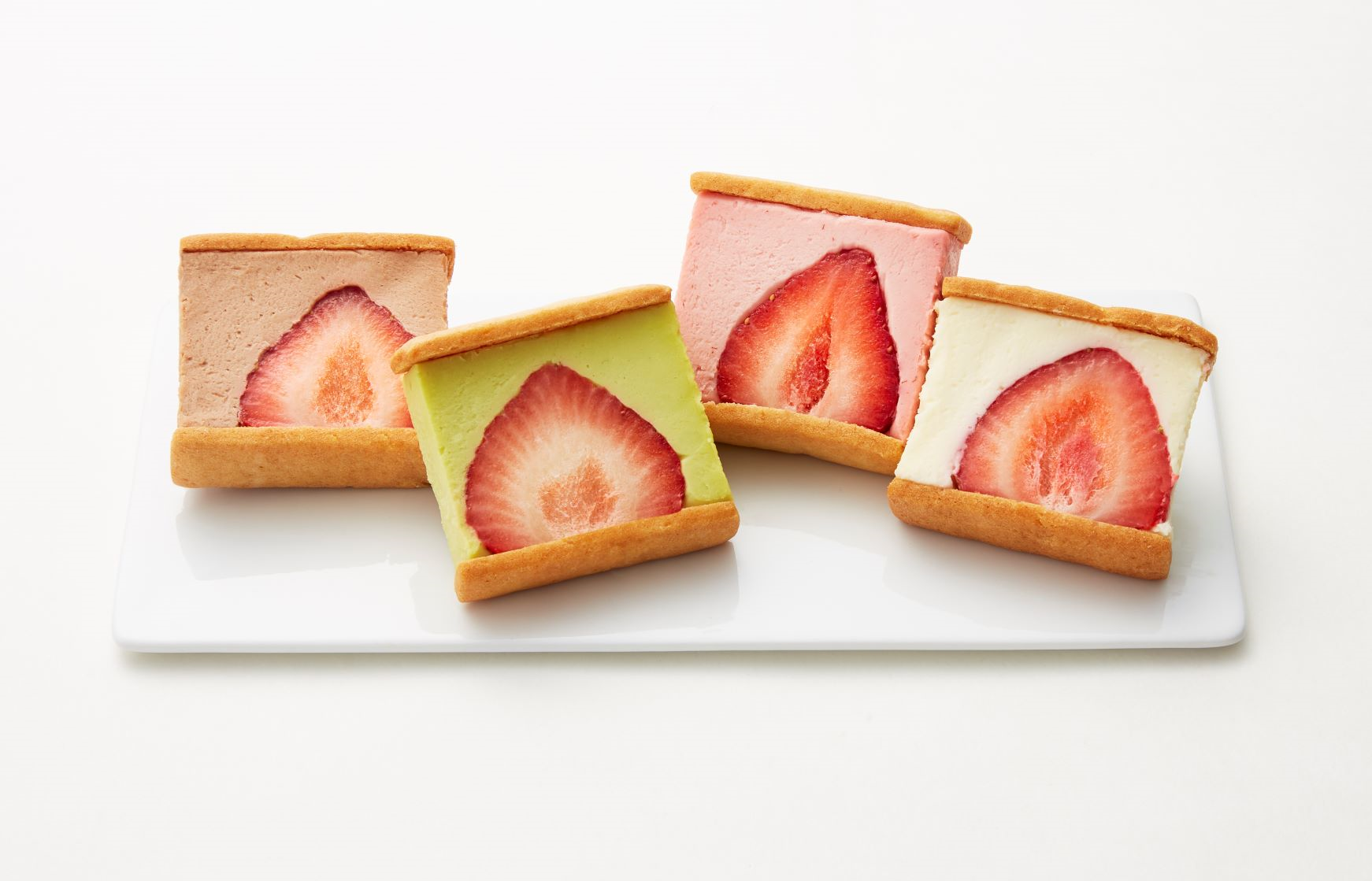 7日（火）までの出店 ＜cacaca 果香菓＞ 北海道スクエアサンド 1箱 1,998円 ※各日40箱限り