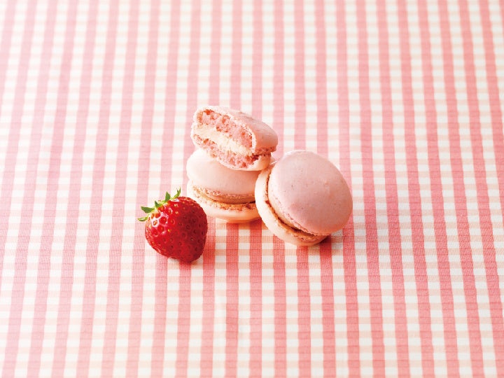 ＜ロイズ＞ ストロベリー＆フロマージュマカロン 6個入 999円