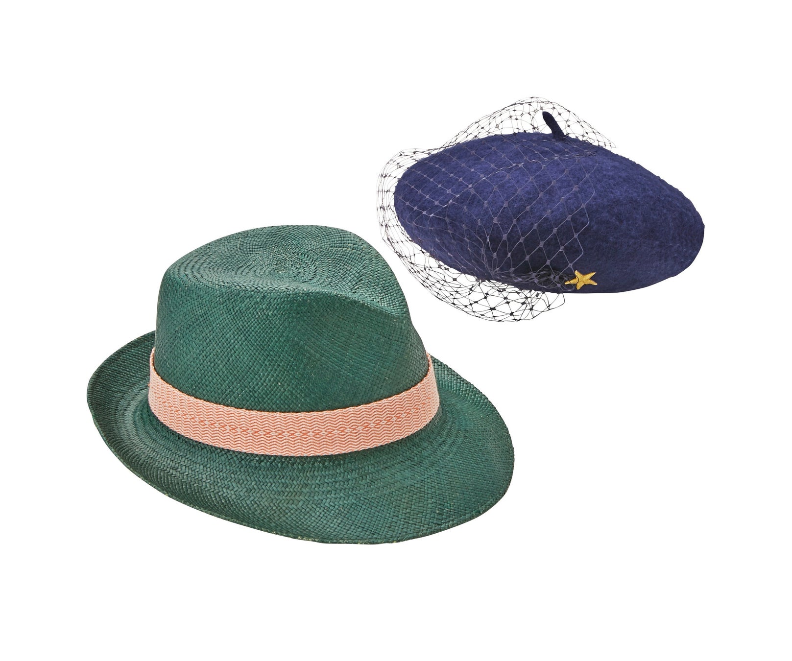 <サハール ミリナリー> 左:パナマハット 52,800円 右:ベレー帽   27,500円 ※各1点限り