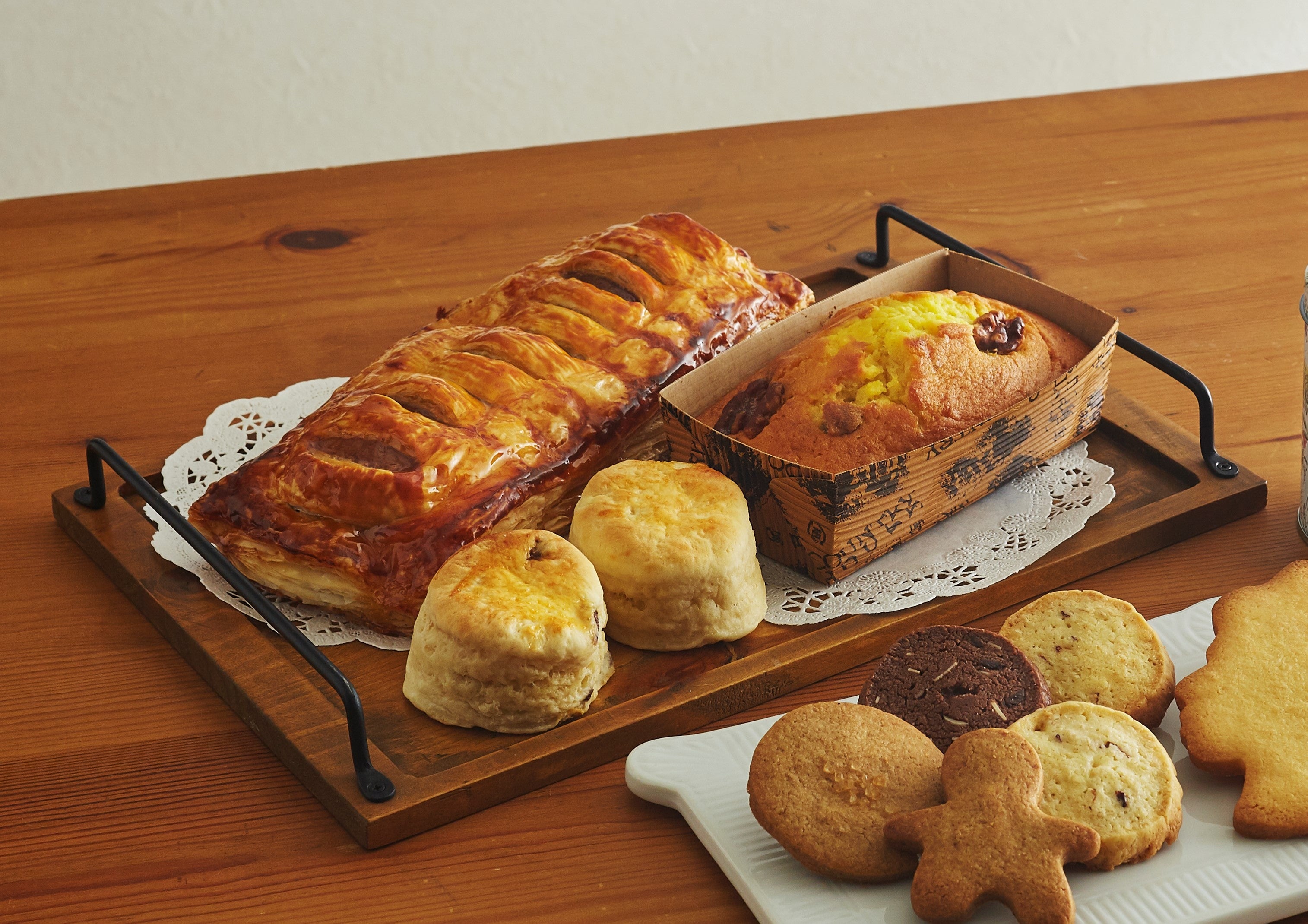 ＜蓼科高原バラクラ 　イングリッシュガーデン＞ アップルパイ 3,456円など　　