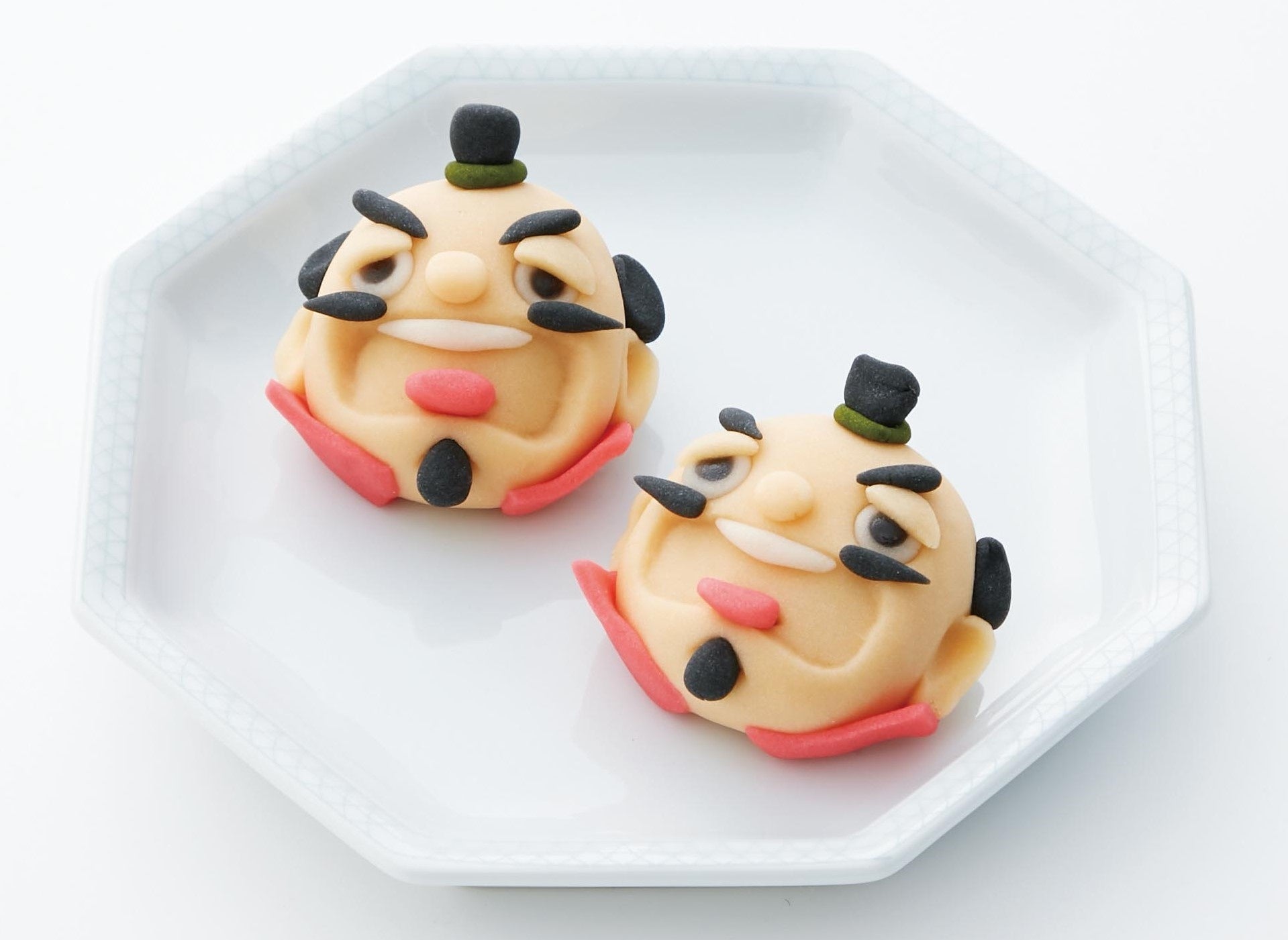 ＜小ざくらや一清＞ 家康練り切り（1個）432円 ※期間中、月・水・土の販売 ■地下1階 銘菓百選