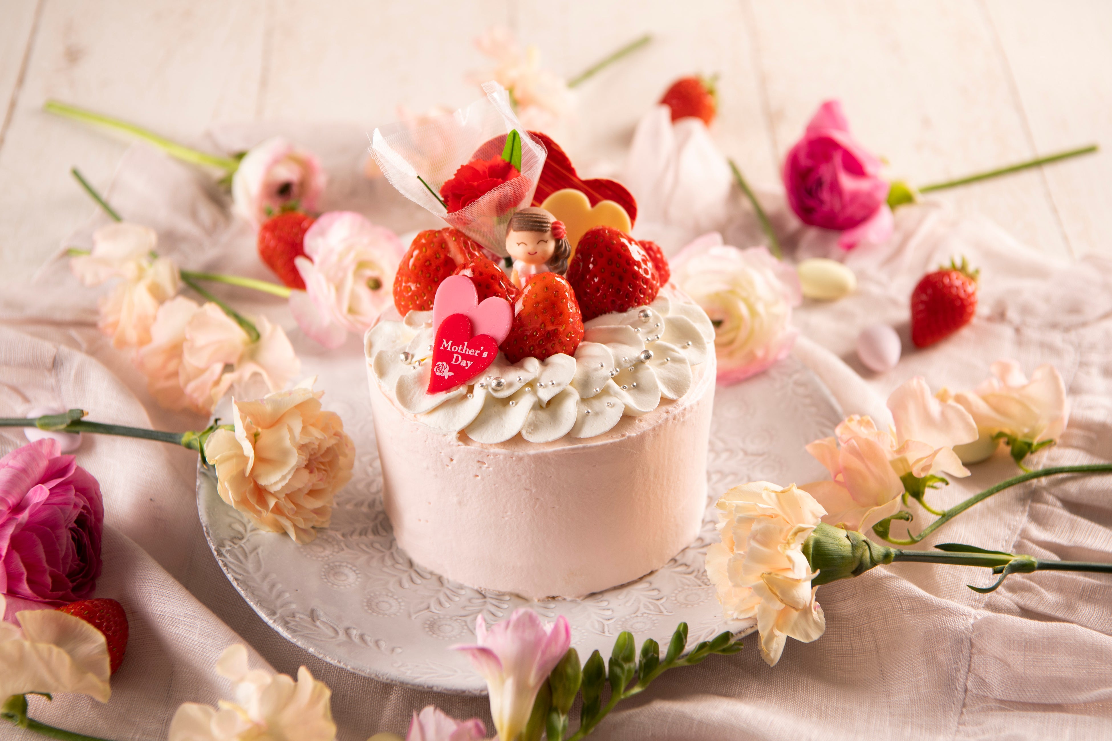 ＜マダム・ピエール=オジェby モンシェール＞ サンクスママ（4号） 3,348円 ※5月12日（金）～14日（日）の販売 ■タカシマヤ 地下1階 洋菓子売場