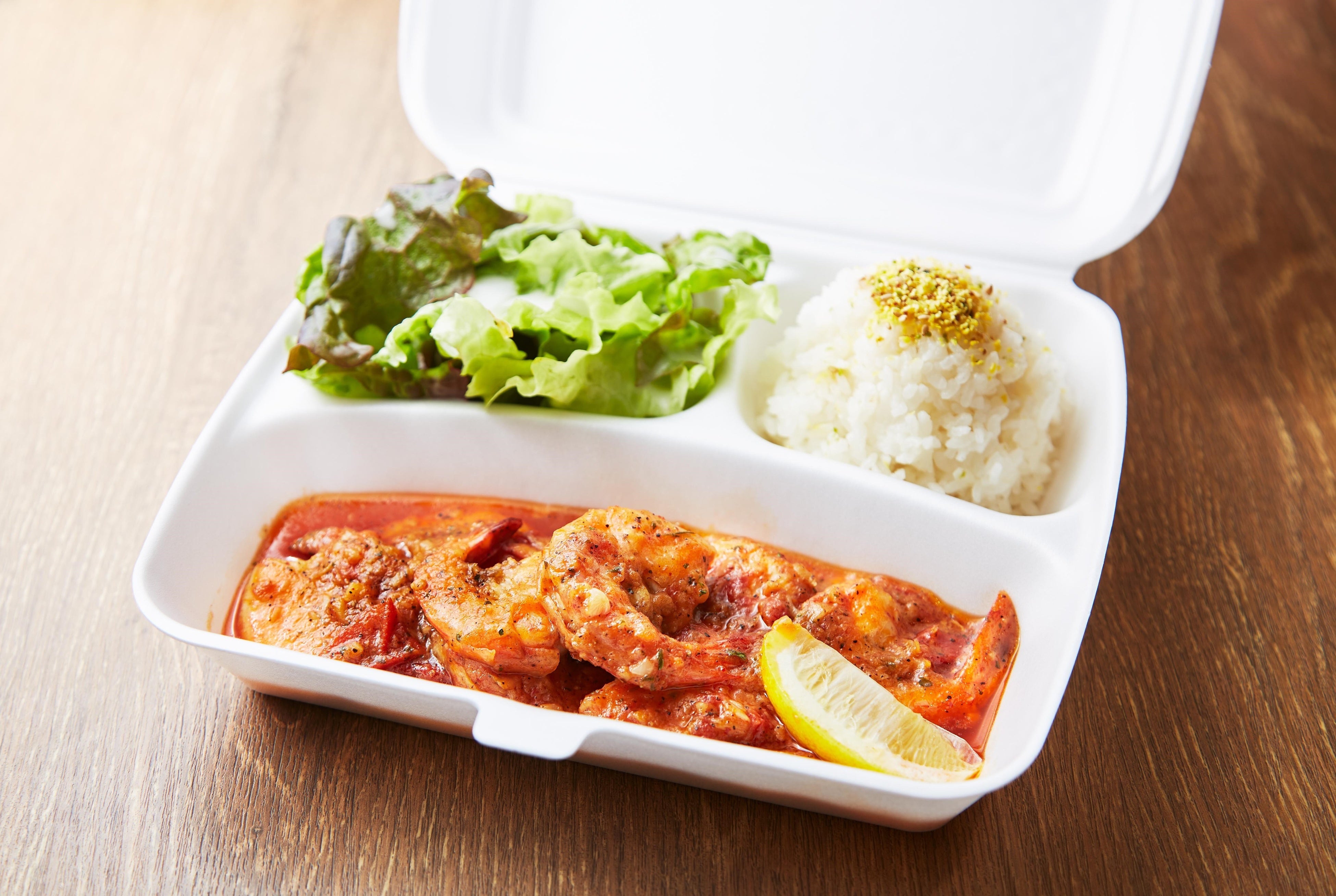 ＜ブルーウォーターシュリンプ＞ ガーリックシュリンププレート（スパイシー） （8尾 ライス・サラダ付） 1,501円