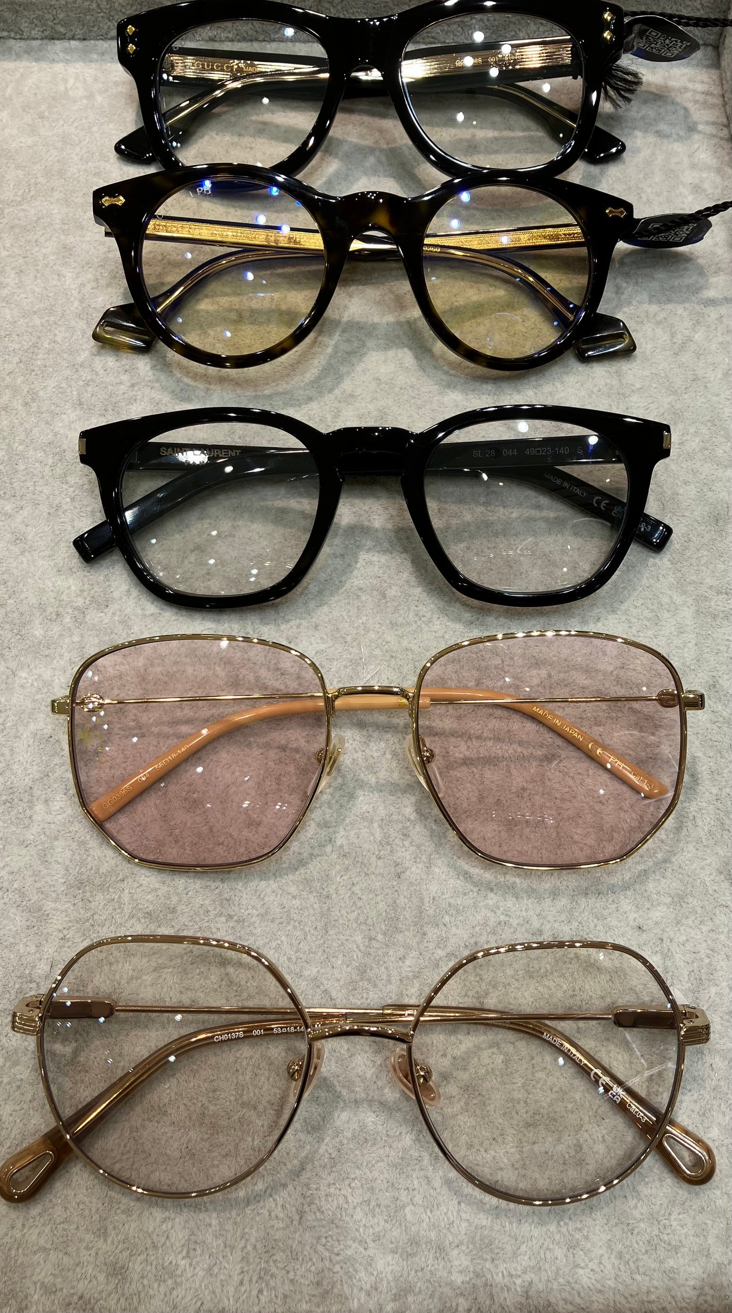 調光タイプのサングラス（約5種） 57,200円～