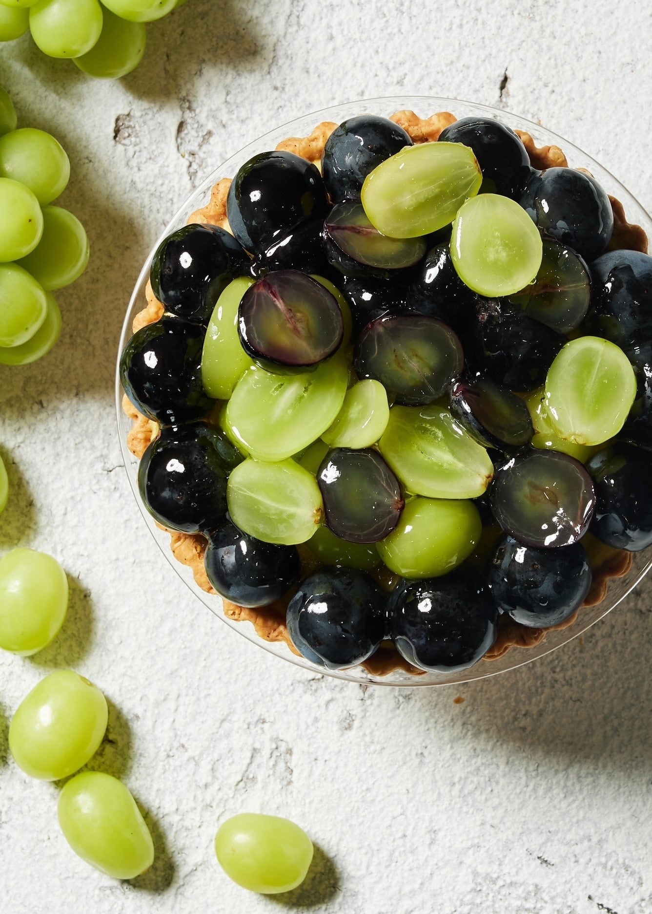 香川県高松市＜かにわしタルト店＞ 2種の旬のブドウのタルト（1カット） 756円