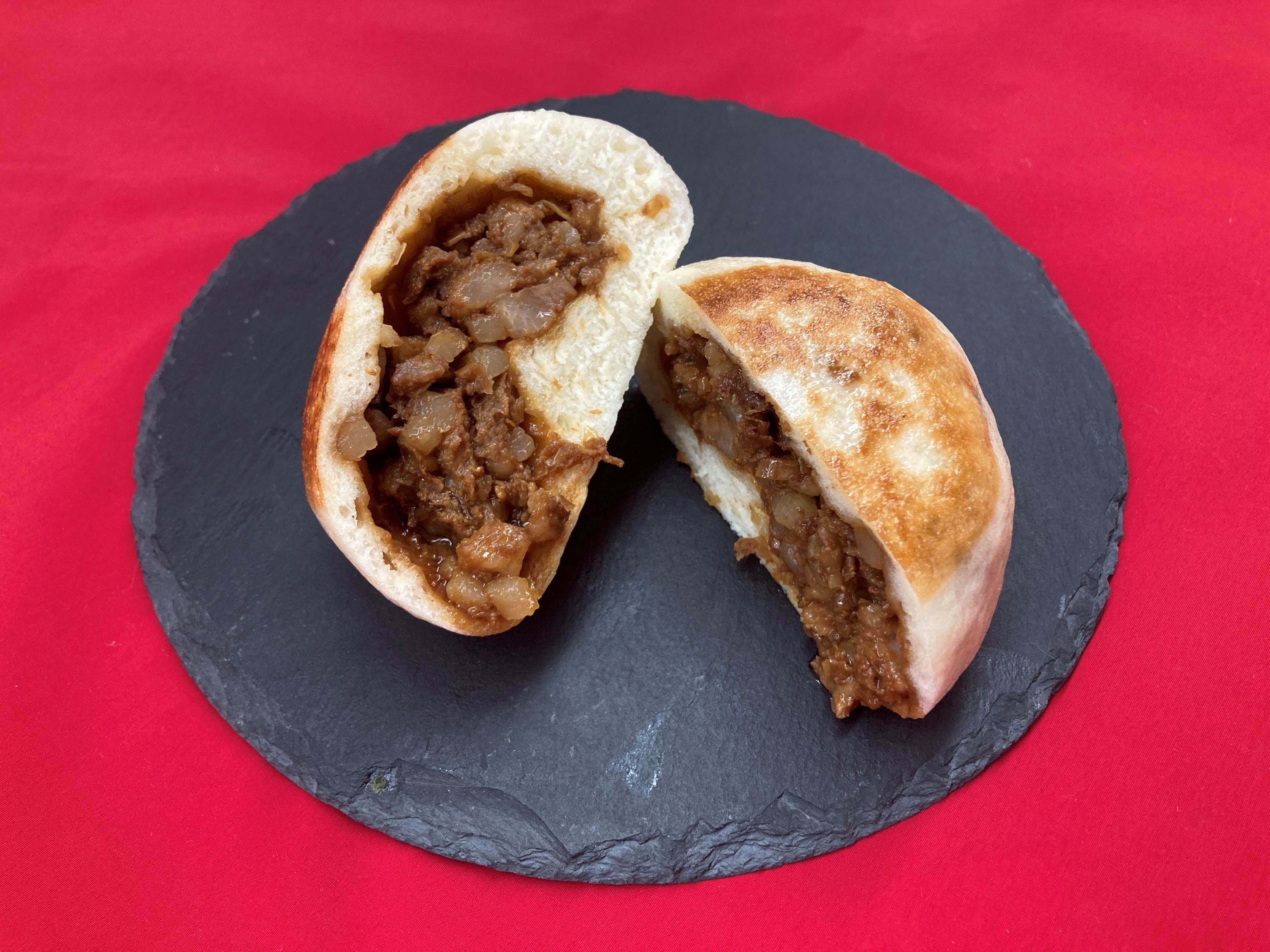 ＜パオパオ＞ 八丁みそ肉まん  303円 ■地下1階 惣菜売場 ※ジェイアール名古屋タカシマヤ限定