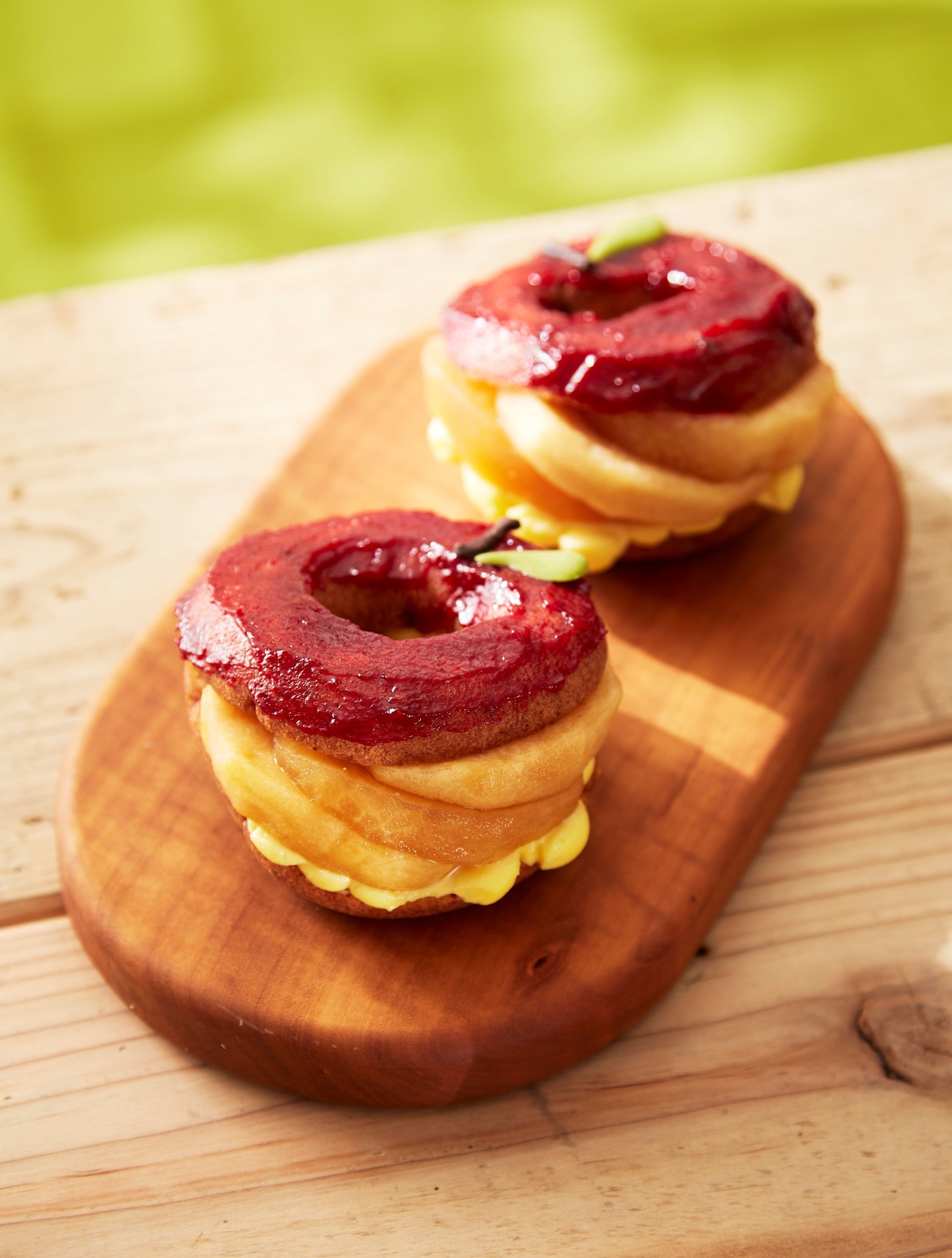 ＜アンドドーナツ＞ 道産リンゴのアップルパイ風ドーナツ　620円  ※各日100個限り ※12日(火)までの出店