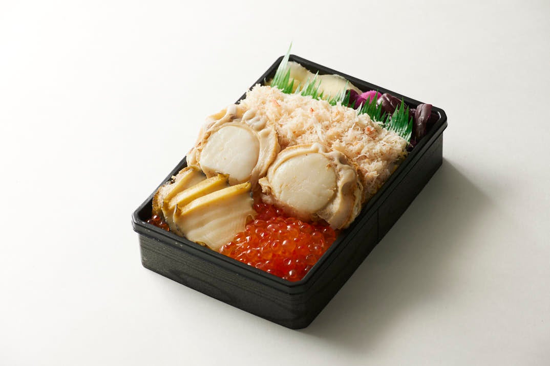 岩手＜寿司・割烹 若大将＞ 三陸浜ゆでほたて海鮮まつり弁当 2,376円　※各日50折限り