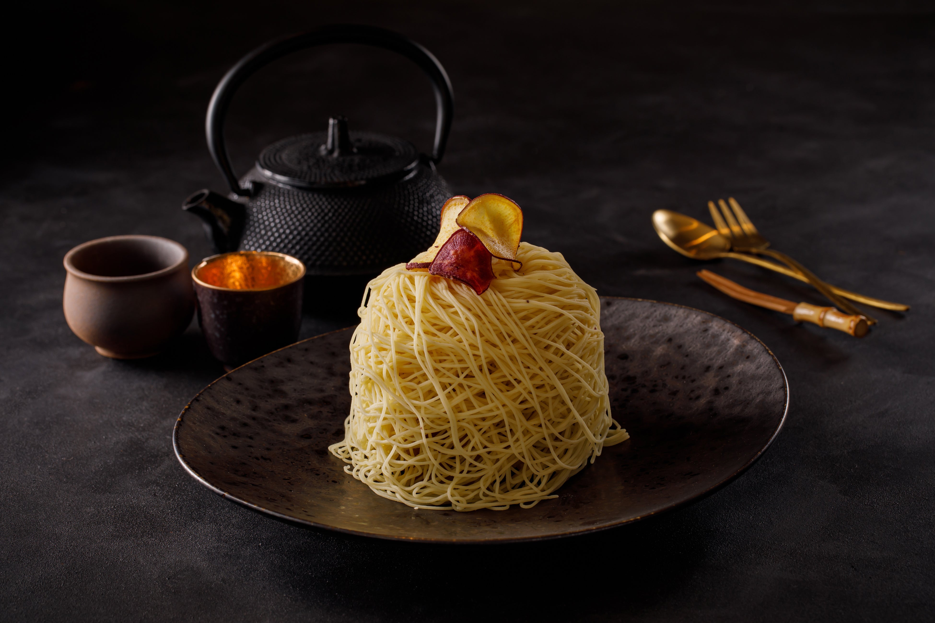 ＜銀座 芋山＞ 生搾り芋モンブラン・和紅茶 ＜澪＞セット 1,801円