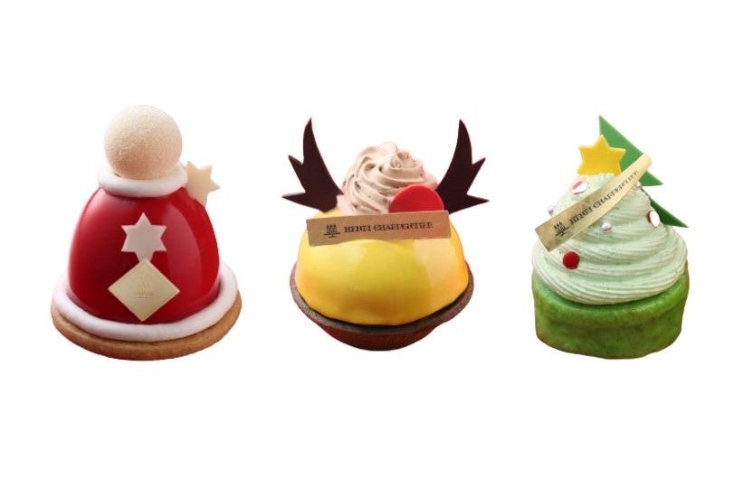 ＜アンリ・シャルパンティエ＞ 左：サンタの帽子 972円 　中：赤鼻のトナカイ 972円 　右：サパン・ドゥ・ピスターシュ 972円　 ■名古屋タカシマヤ地下1階 洋菓子売場  ※12月15日（金）～25日（月）の販売